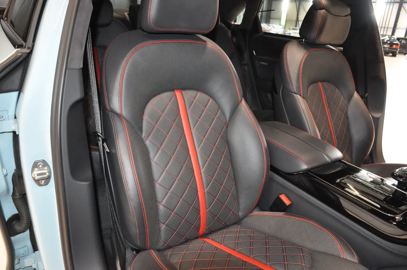 2017 Audi S8 plus offered by a collector car dealer in Alkmaar, Netherlands, photo 8 of 15