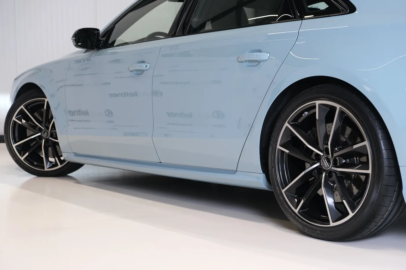 2017 Audi S8 plus offered by a collector car dealer in Alkmaar, Netherlands, photo 13 of 15
