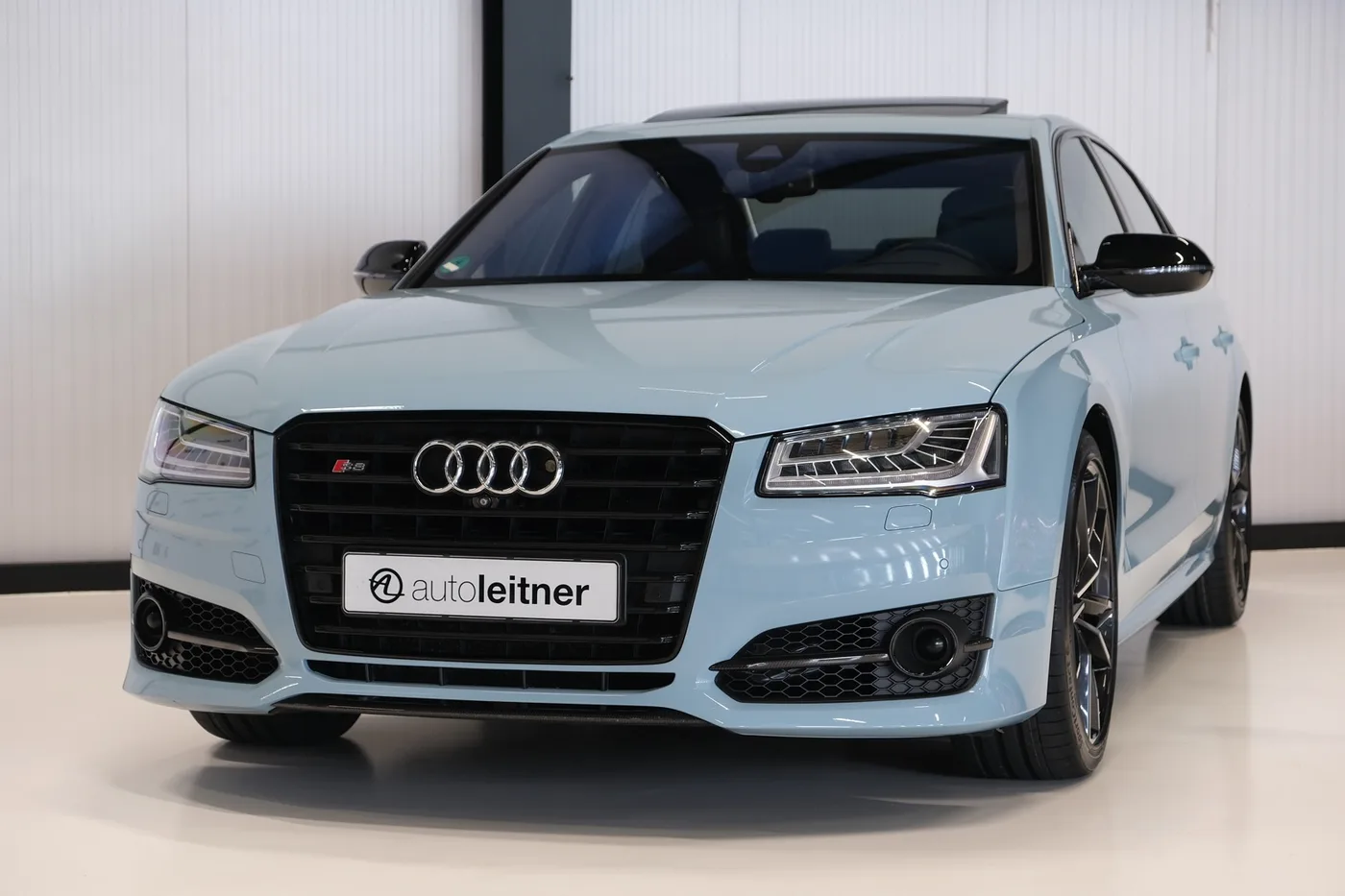 2017 Audi S8 plus offered by a collector car dealer in Alkmaar, Netherlands, photo 15 of 15