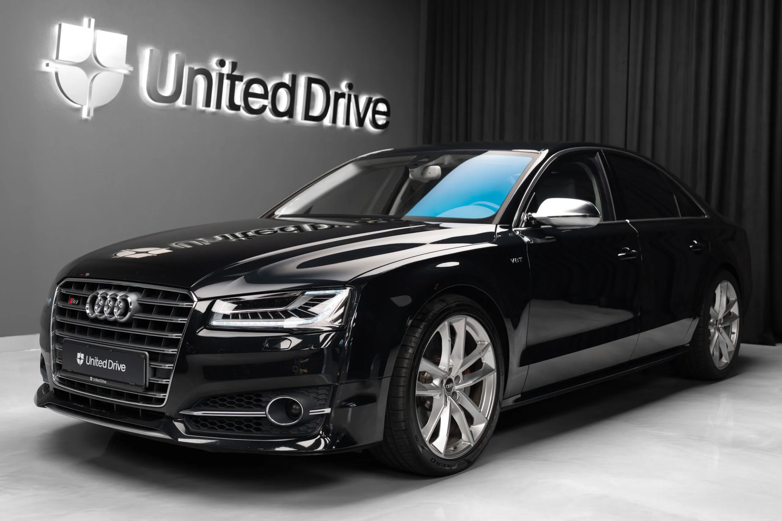 2017 Audi S8 plus angeboten von einem Fachhändler in Voluntari, Rumänien, Hauptfoto