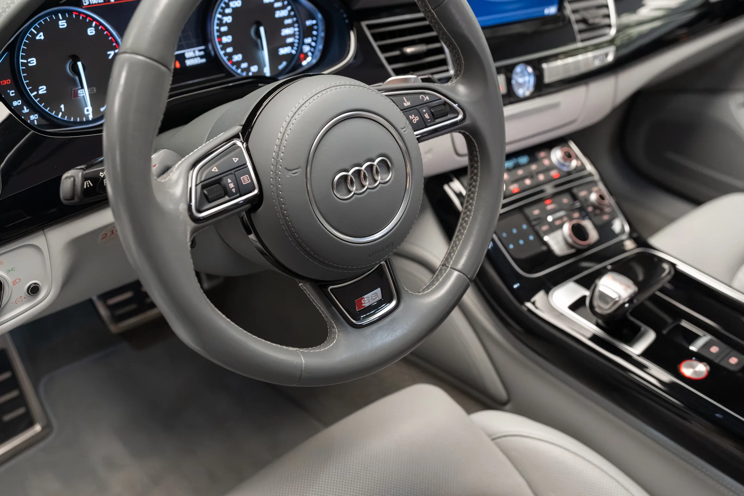 2017 Audi S8 plus, 16/30
