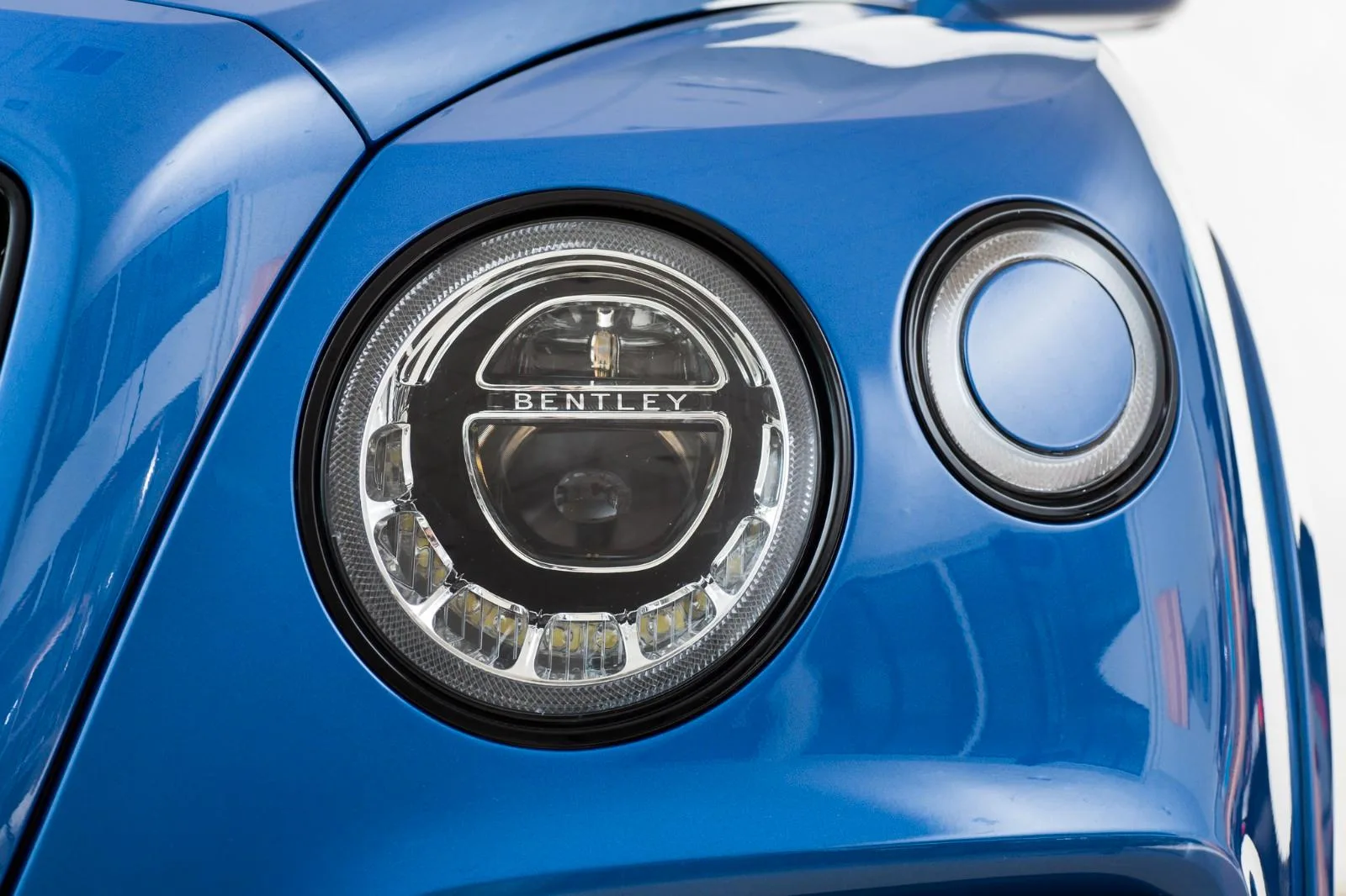 2017 Bentley Bentayga W12 Startech, 18/30