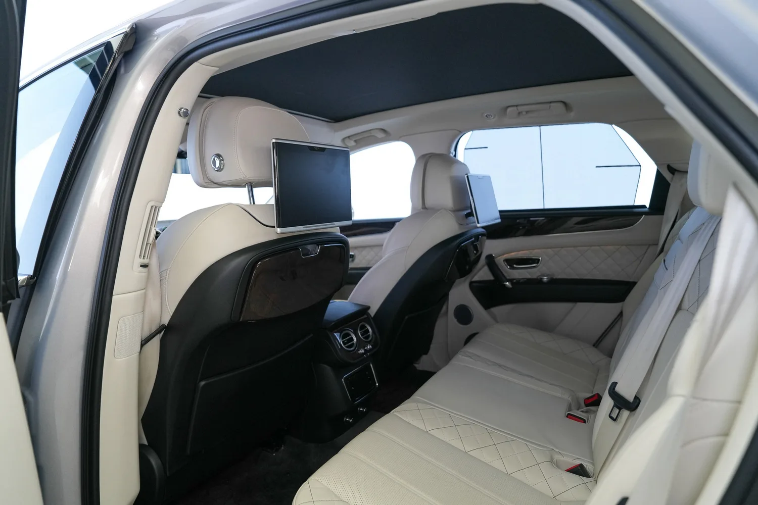 2017 Bentley Bentayga First Edition, 14/19