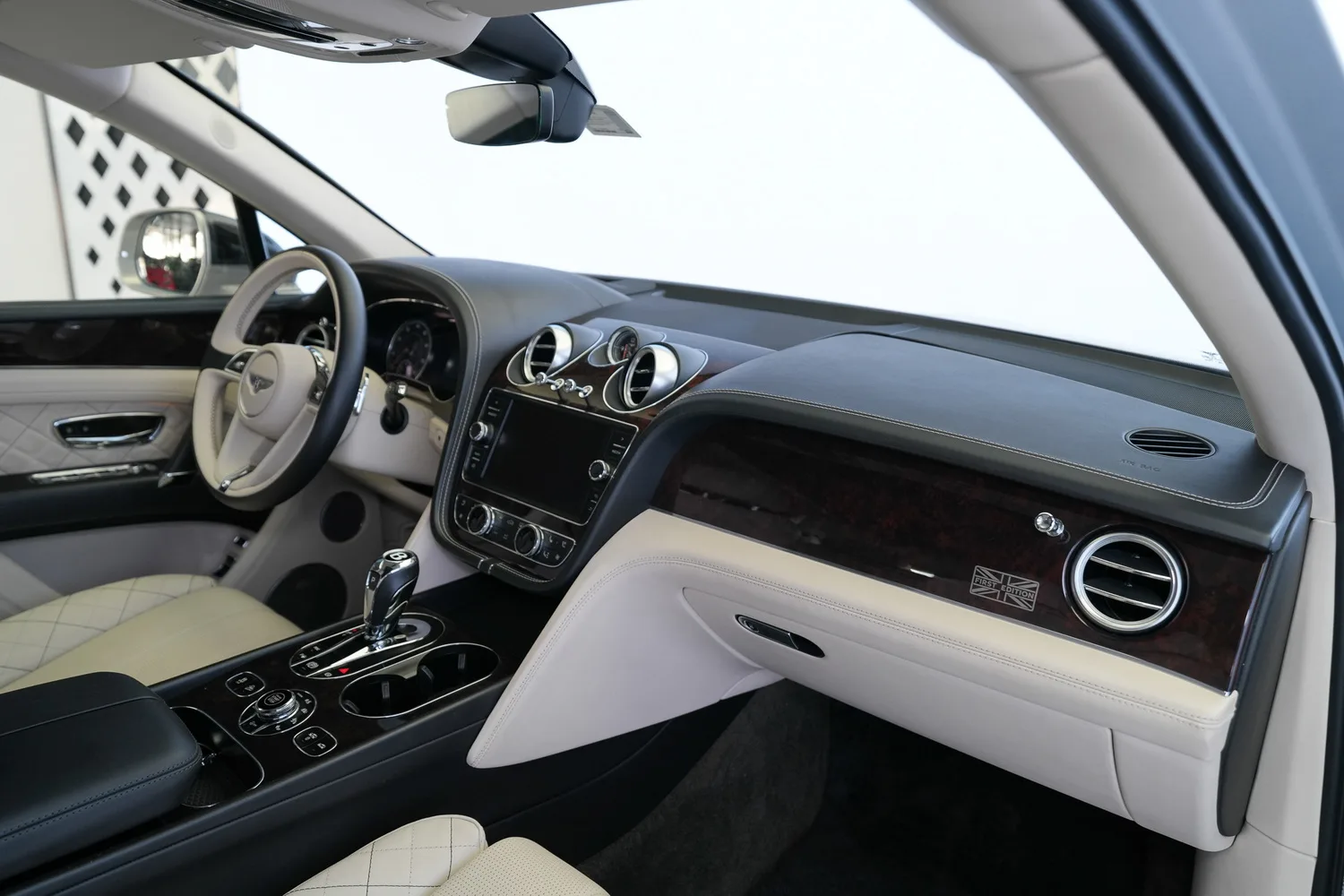 2017 Bentley Bentayga First Edition, 18/19