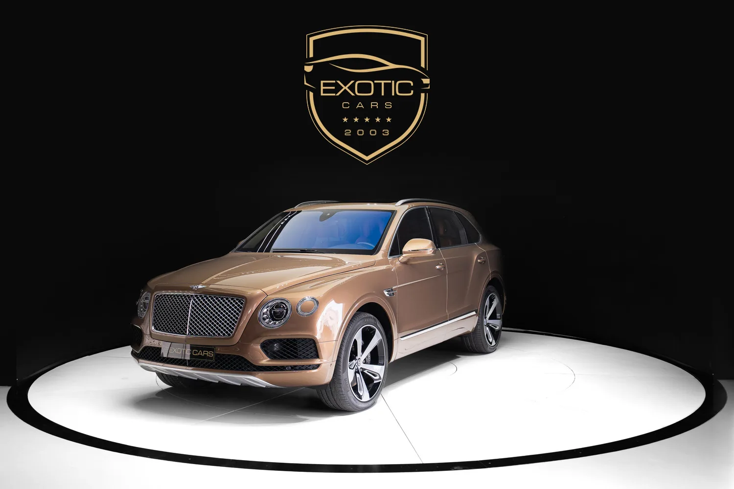 2017 Bentley Bentayga proposée par un concessionnaire spécialisé à Dubaï, Émirats arabes unis, photo principale