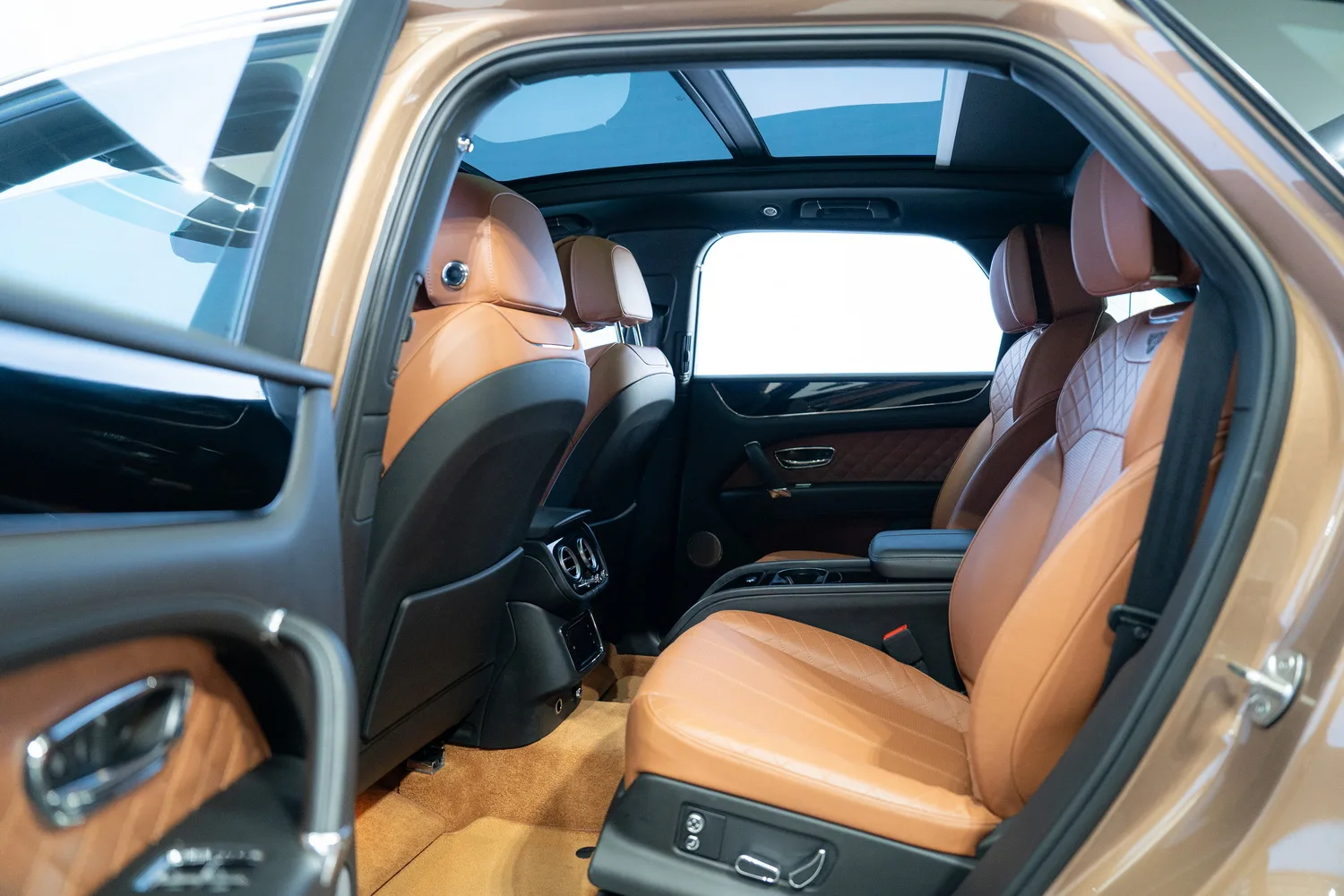 2017 Bentley Bentayga, 8/13