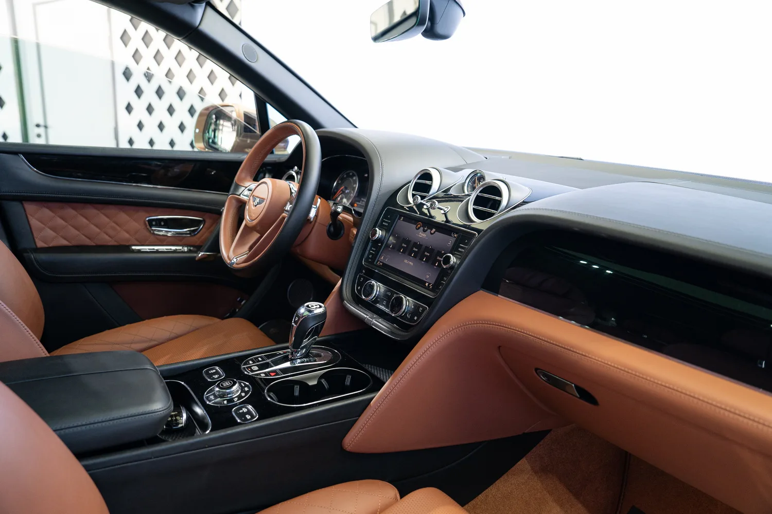 2017 Bentley Bentayga, 12/13