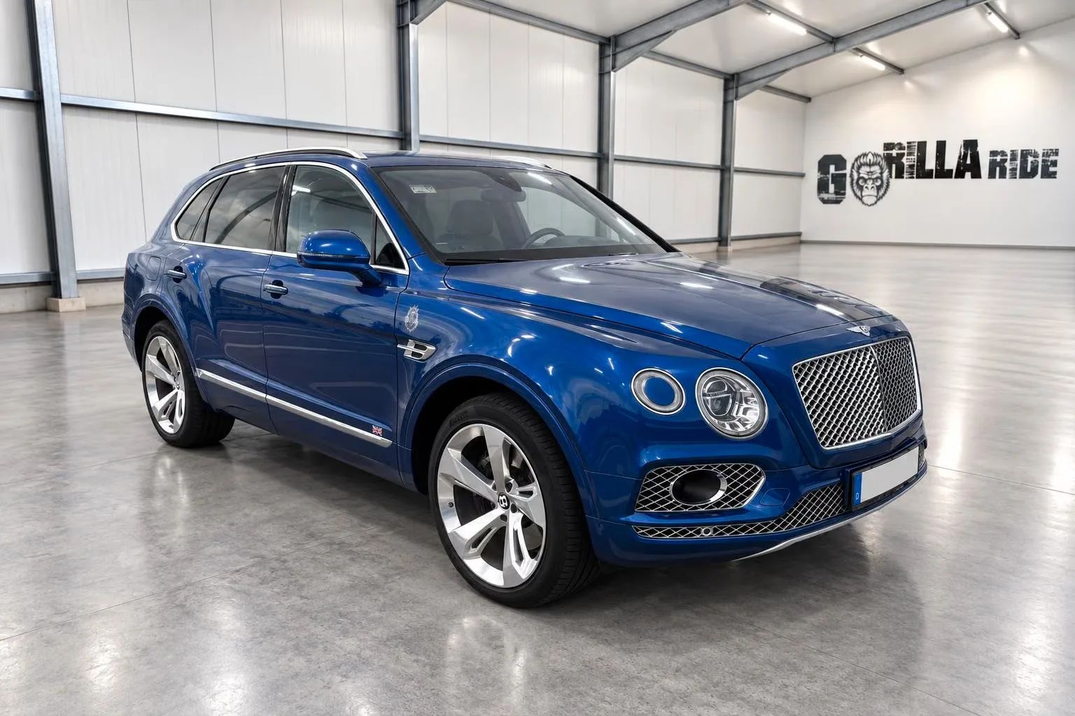 2017 Bentley Bentayga Diesel proposée par un concessionnaire spécialisé à Bielefeld, Allemagne, photo principale