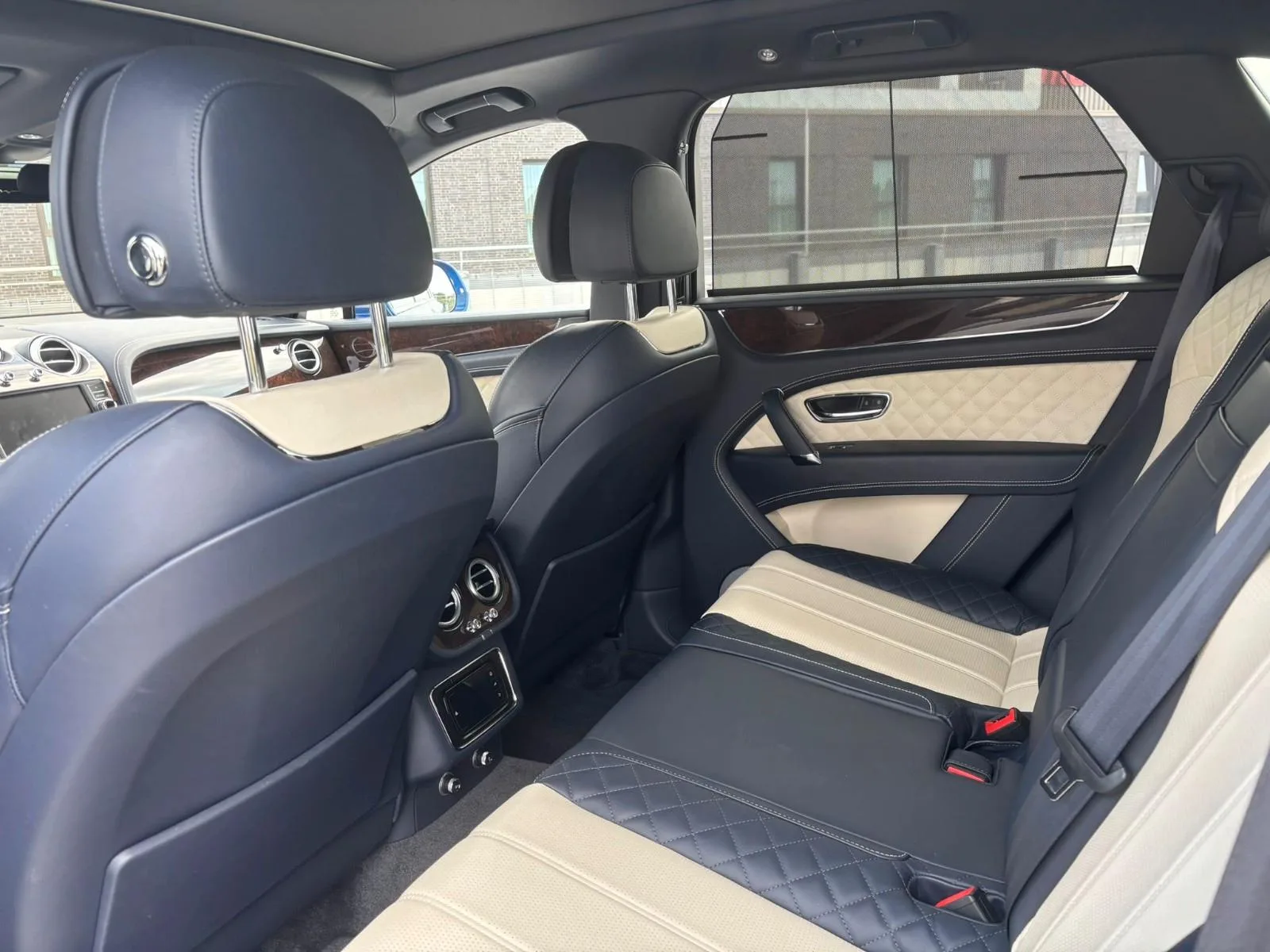 2017 Bentley Bentayga Diesel, 29/30