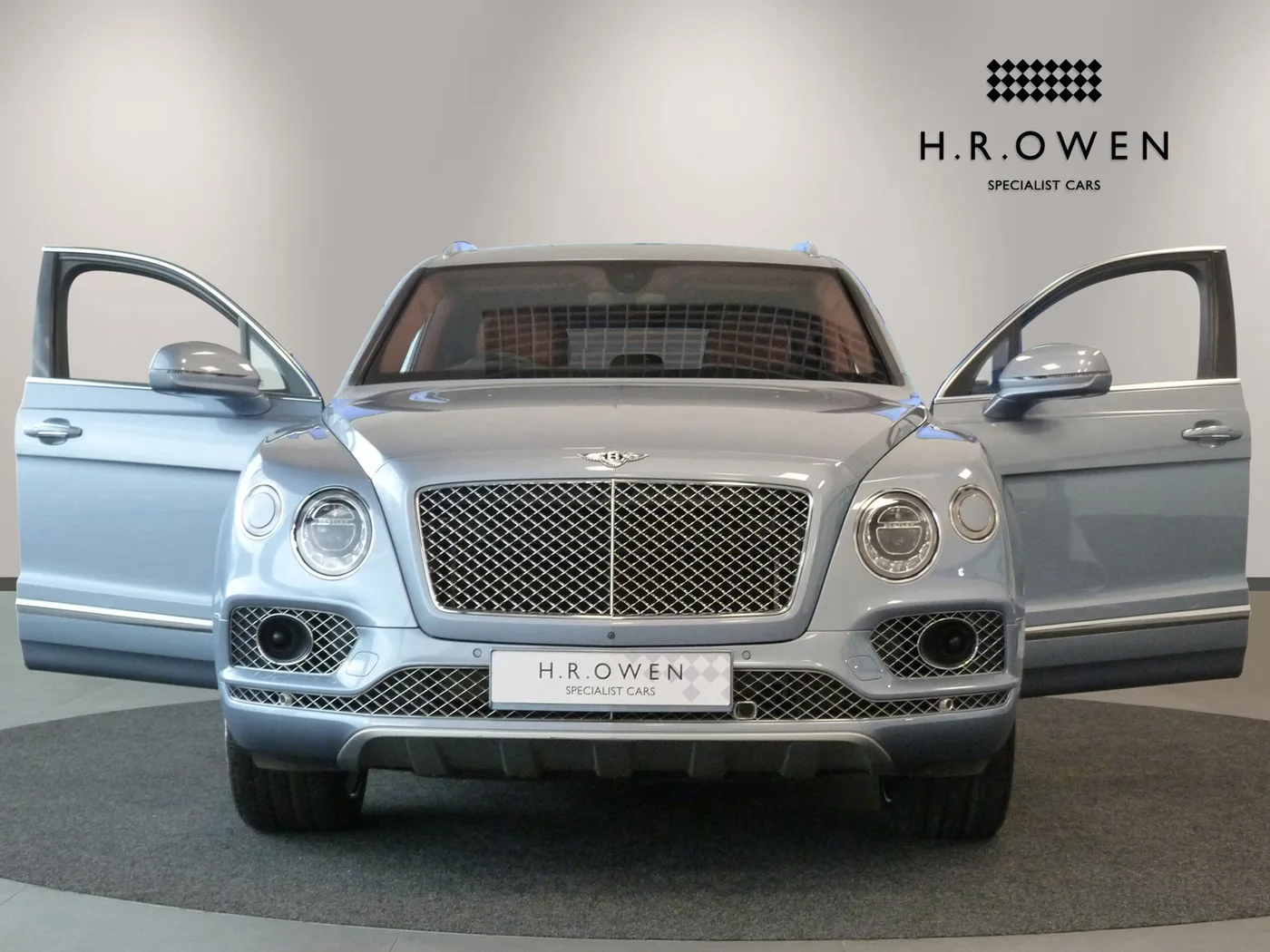 2017 Bentley Bentayga W12 angeboten von einer Vertragshändlergruppe in Cheltenham, Vereinigtes Königreich, Foto 9 von 25