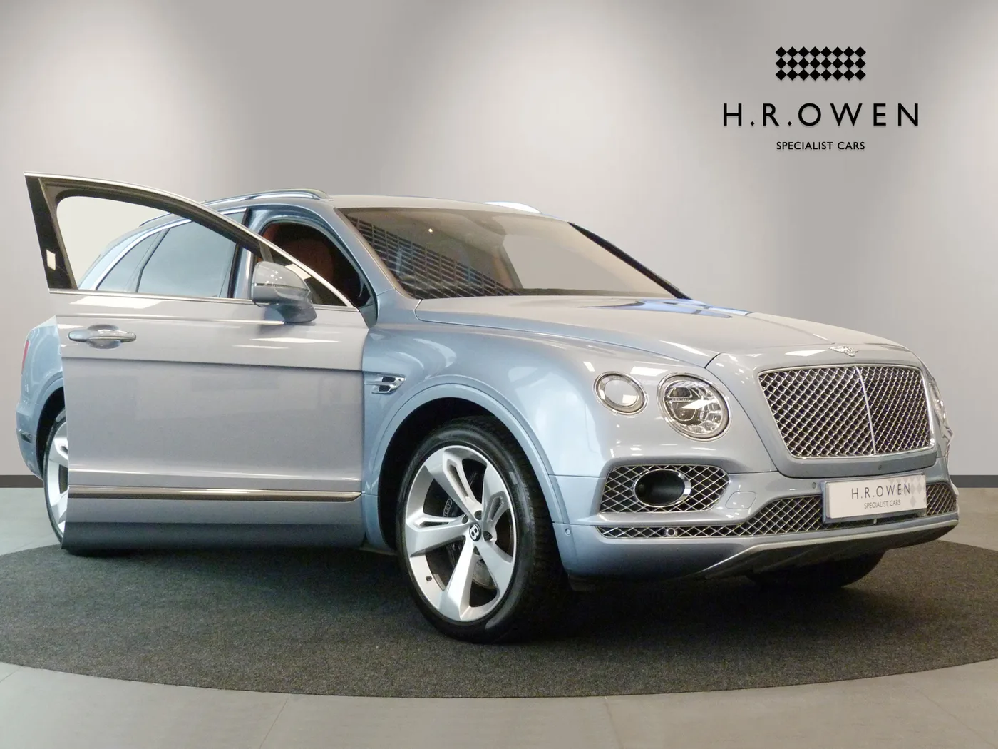 2017 Bentley Bentayga W12 angeboten von einer Vertragshändlergruppe in Cheltenham, Vereinigtes Königreich, Foto 13 von 25