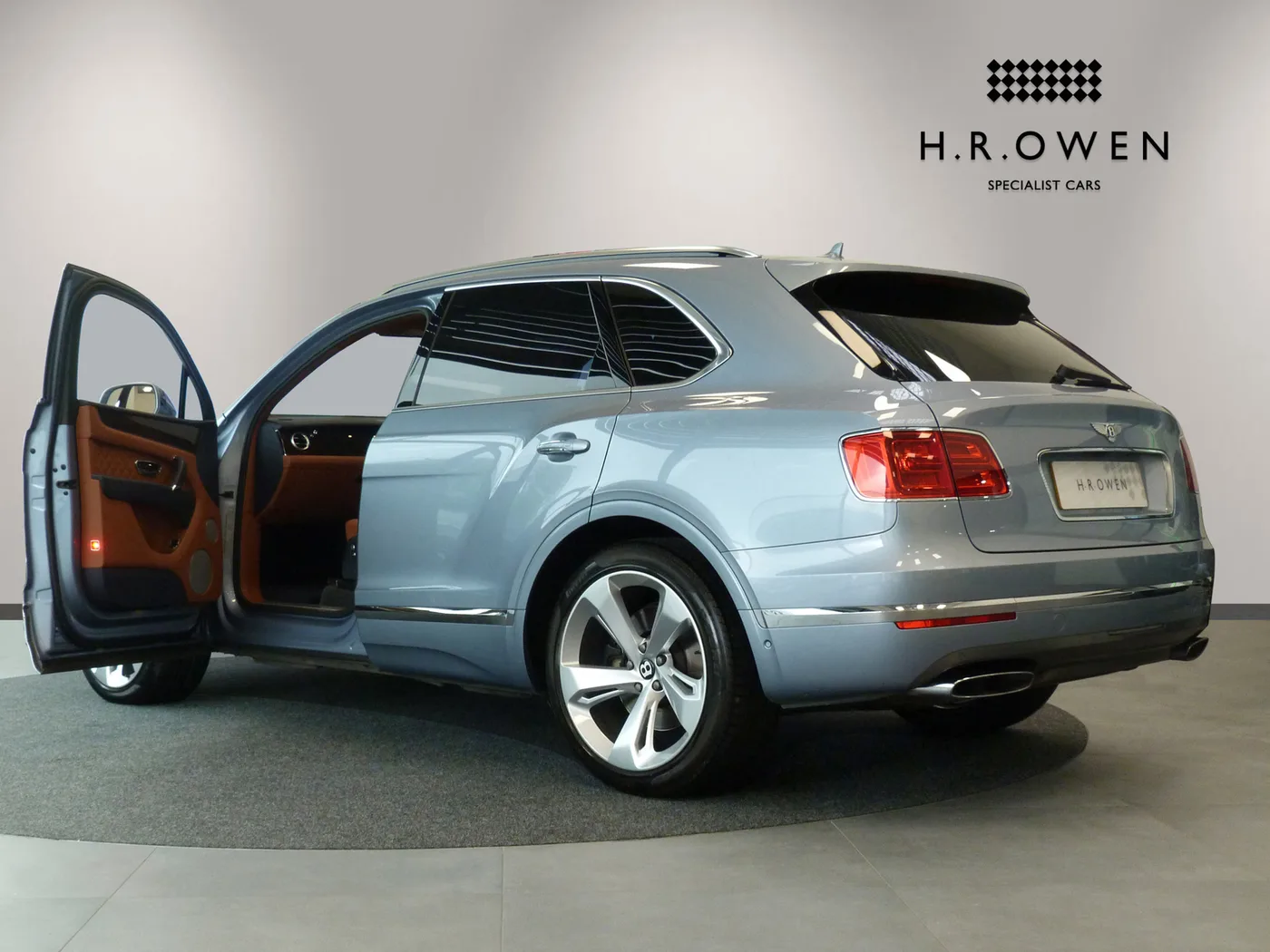 2017 Bentley Bentayga W12 angeboten von einer Vertragshändlergruppe in Cheltenham, Vereinigtes Königreich, Foto 14 von 25