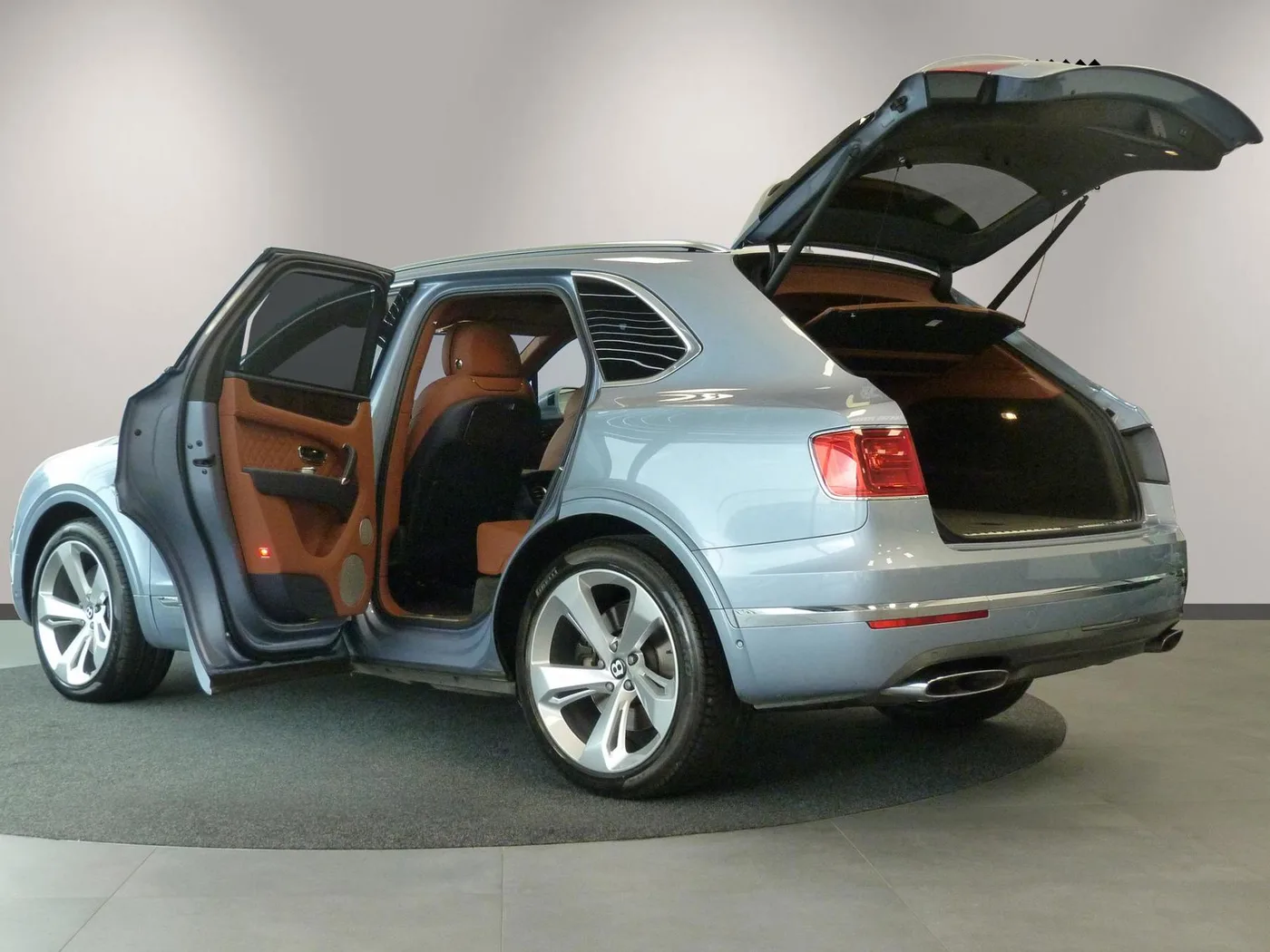 2017 Bentley Bentayga W12 angeboten von einer Vertragshändlergruppe in Cheltenham, Vereinigtes Königreich, Foto 15 von 25