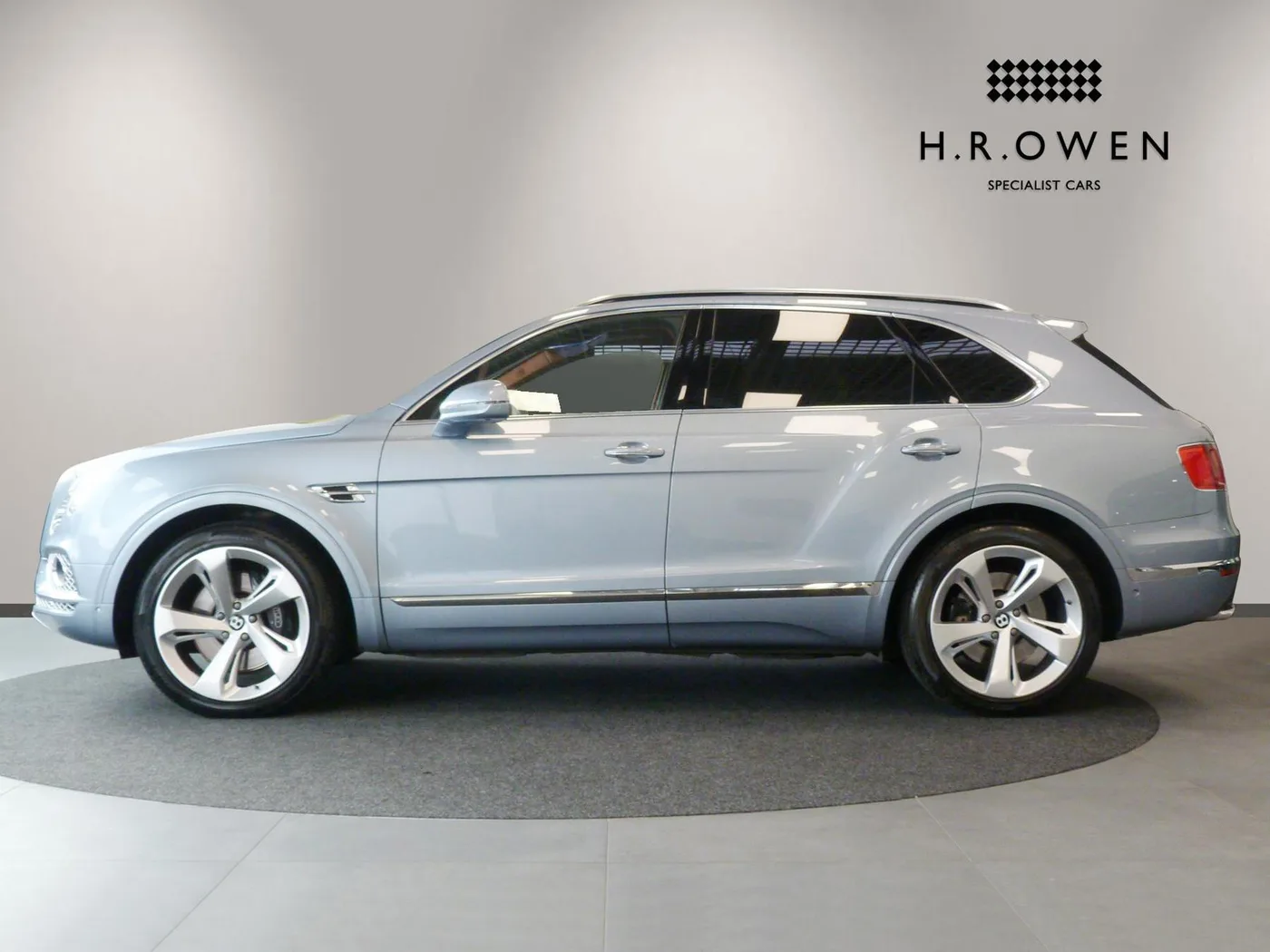 2017 Bentley Bentayga W12 angeboten von einer Vertragshändlergruppe in Cheltenham, Vereinigtes Königreich, Foto 16 von 25