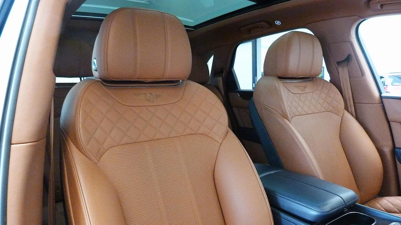 2017 Bentley Bentayga W12 angeboten von einer Vertragshändlergruppe in Cheltenham, Vereinigtes Königreich, Foto 19 von 25