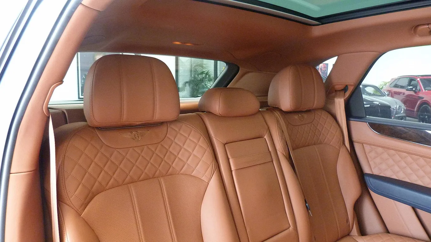 2017 Bentley Bentayga W12 angeboten von einer Vertragshändlergruppe in Cheltenham, Vereinigtes Königreich, Foto 20 von 25