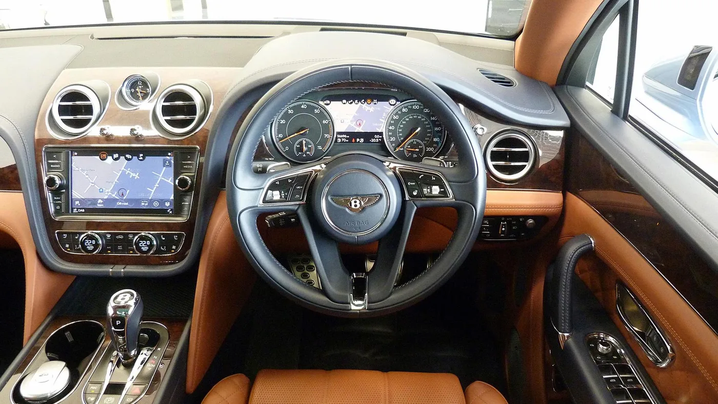 2017 Bentley Bentayga W12 angeboten von einer Vertragshändlergruppe in Cheltenham, Vereinigtes Königreich, Foto 21 von 25