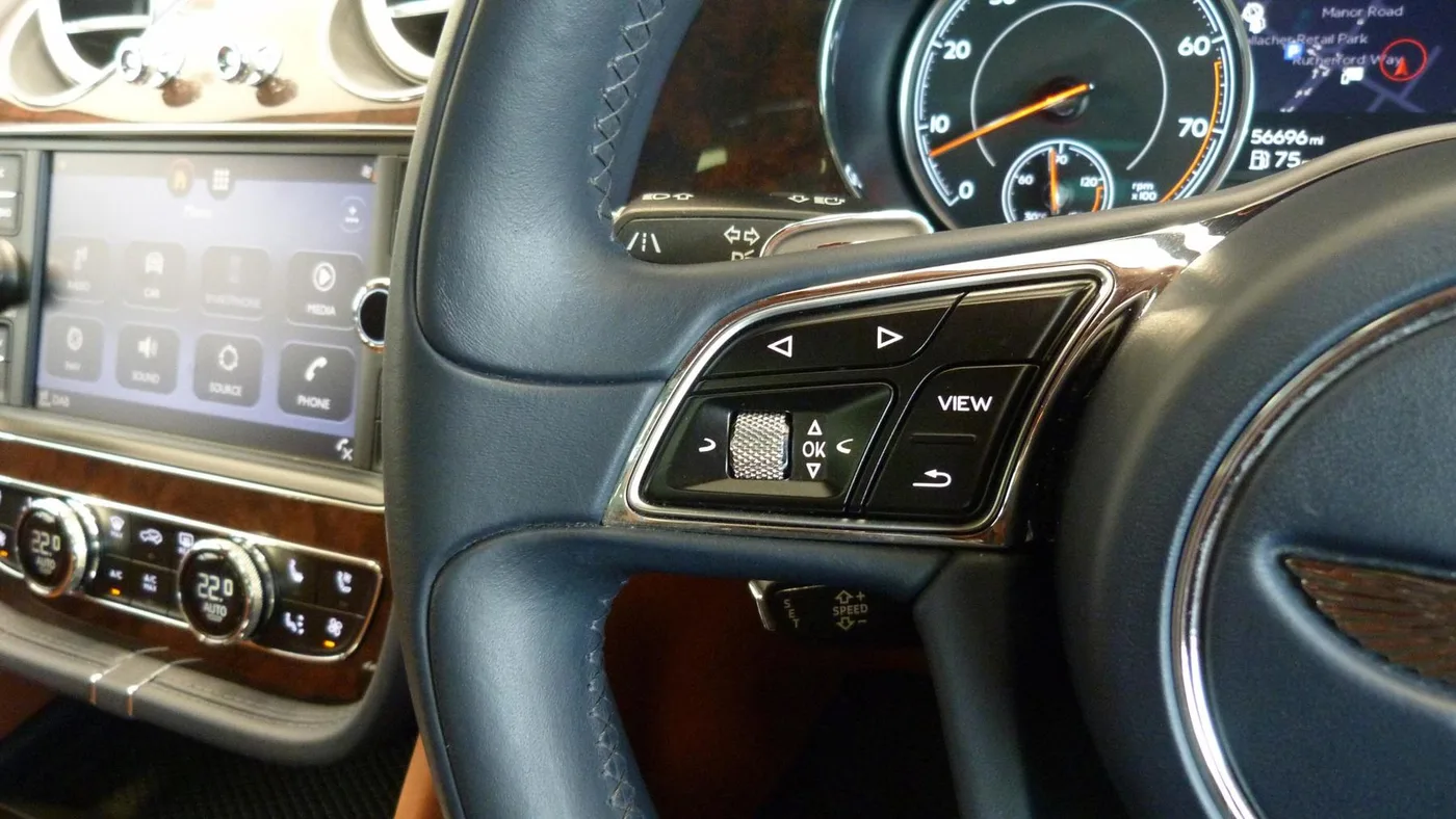 2017 Bentley Bentayga W12 angeboten von einer Vertragshändlergruppe in Cheltenham, Vereinigtes Königreich, Foto 24 von 25