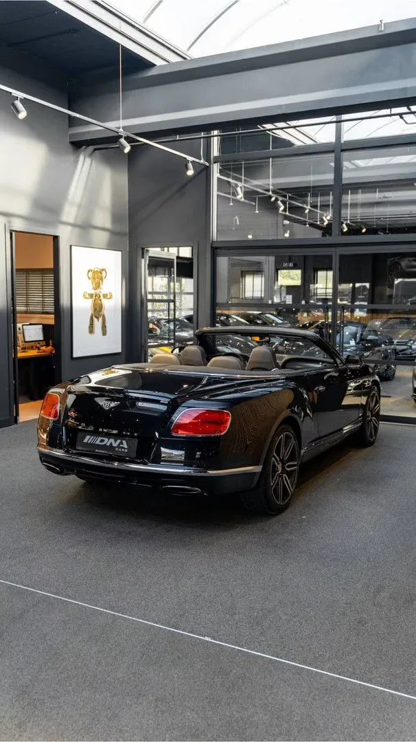 2017 Bentley Continental GTC W12, 29/30