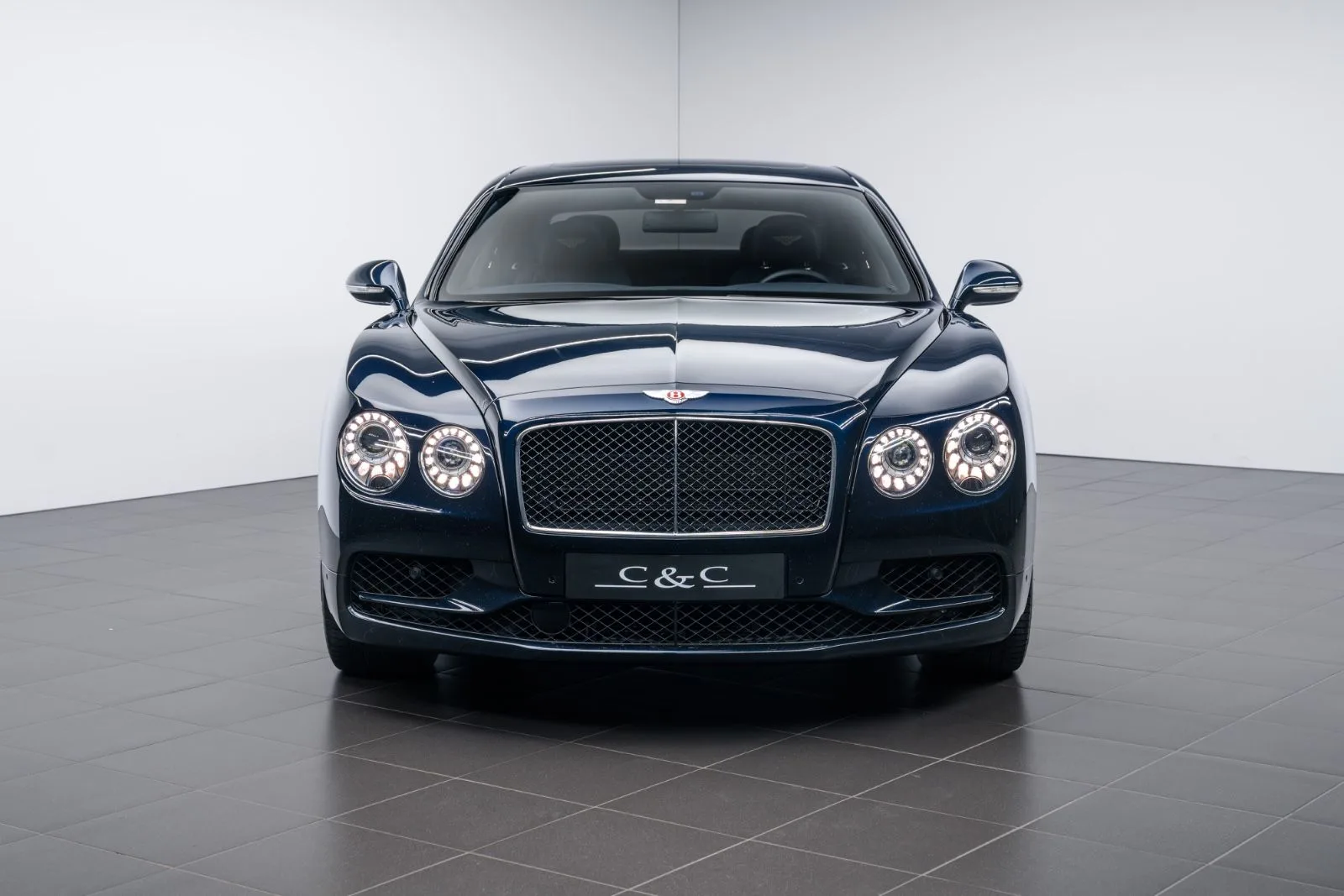 2017 Bentley Flying Spur V8 S, 3/24