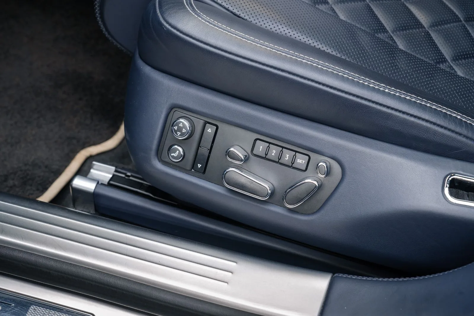 2017 Bentley Flying Spur V8 S, 9/24