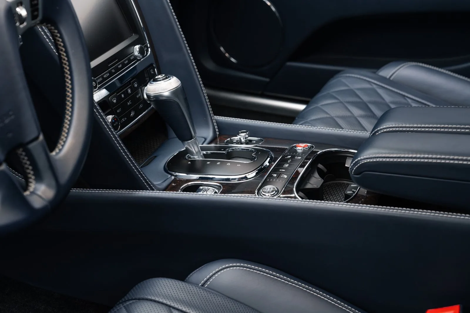 2017 Bentley Flying Spur V8 S, 23/24