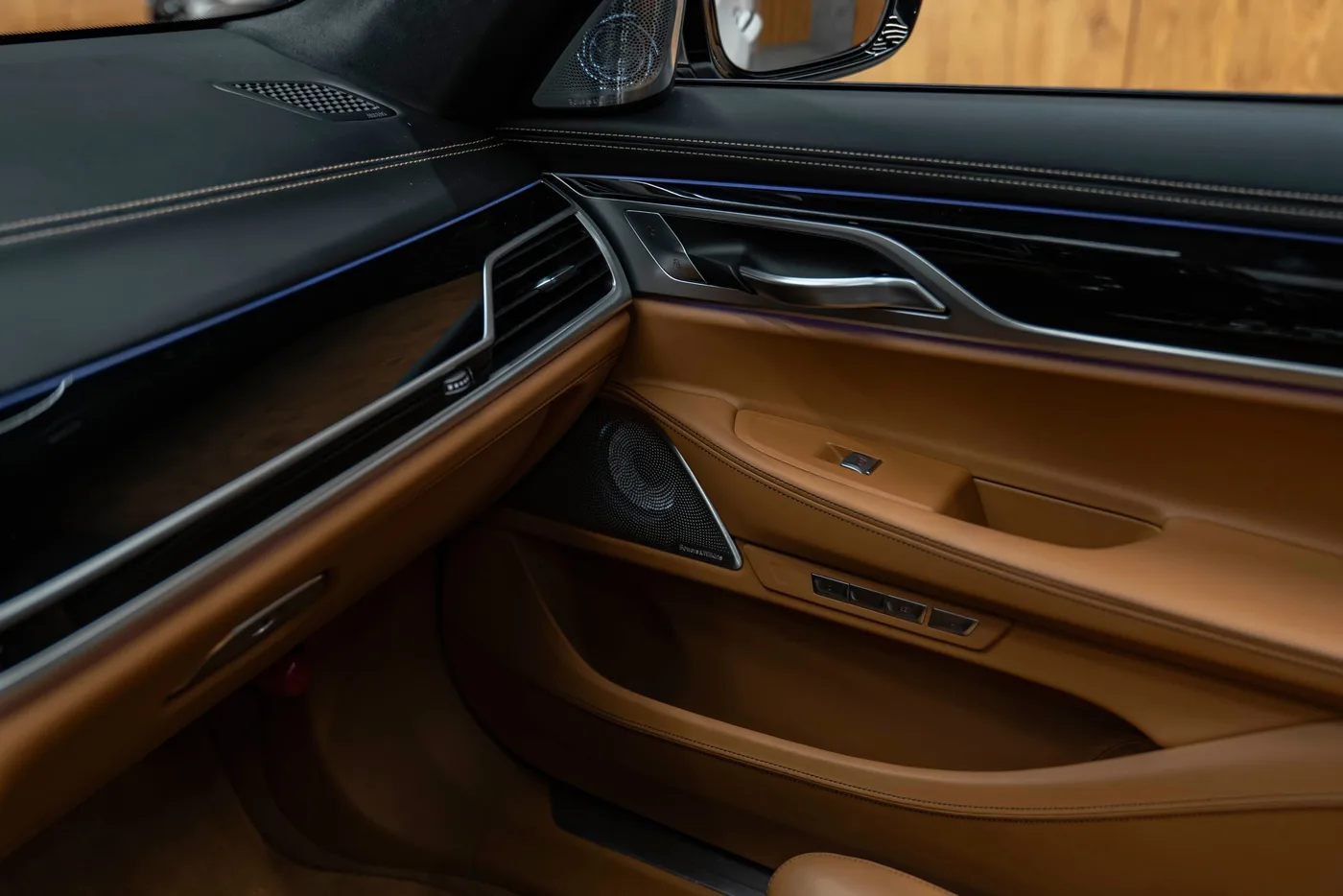 2017 BMW M760Li xDrive angeboten von einem Fachhändler in Bratislava, Slowakei, Foto 10 von 25