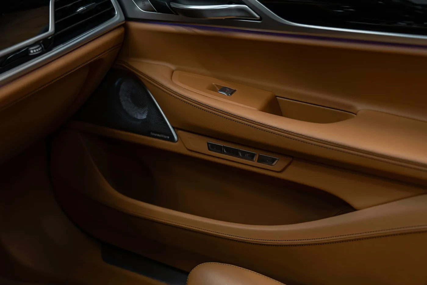 2017 BMW M760Li xDrive angeboten von einem Fachhändler in Bratislava, Slowakei, Foto 11 von 25