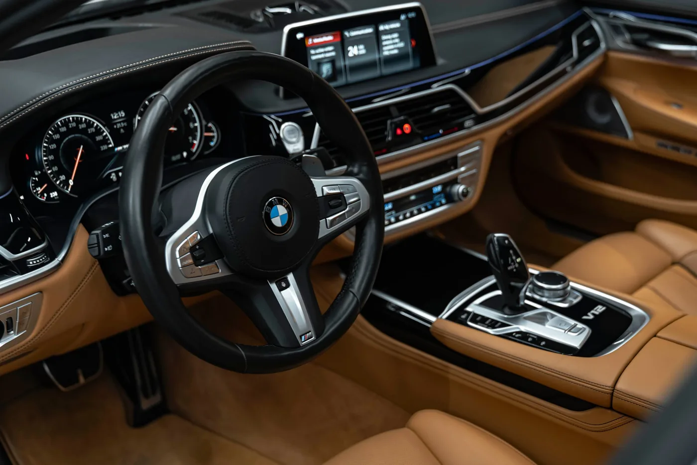 2017 BMW M760Li xDrive angeboten von einem Fachhändler in Bratislava, Slowakei, Foto 18 von 25