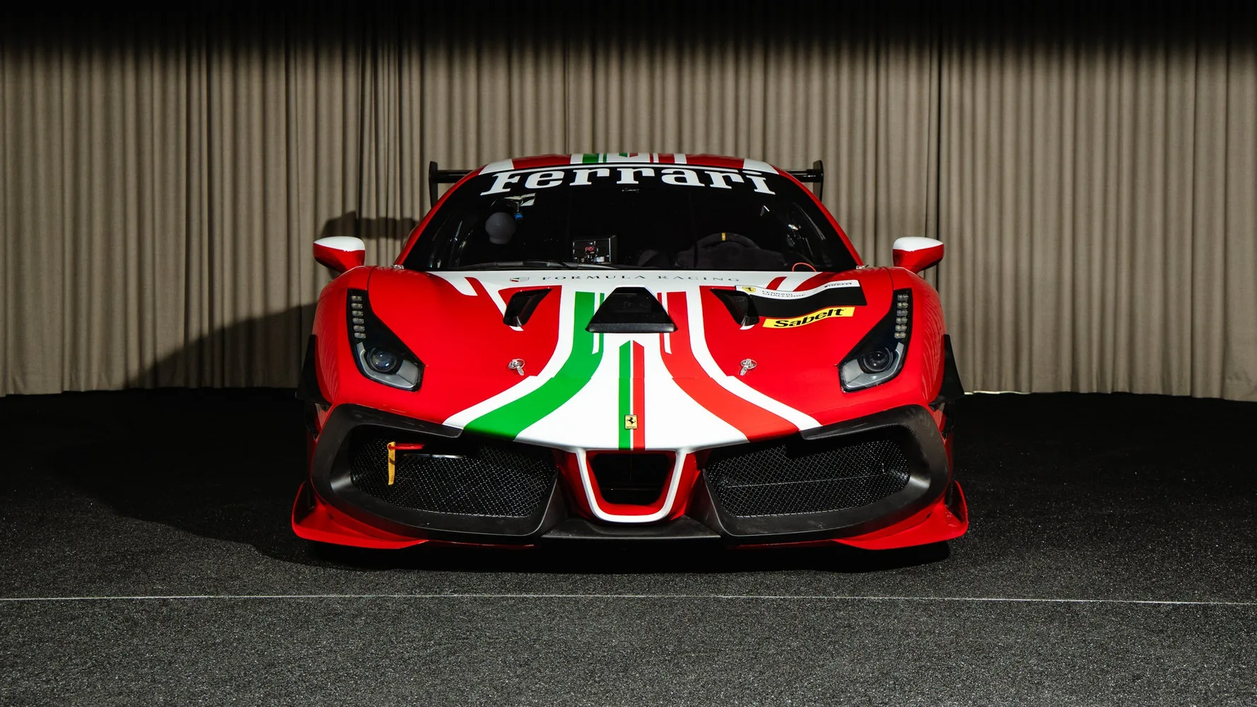 2017 Ferrari 488 Challenge proposée par un concessionnaire spécialisé à Kongens Lyngby, Danemark, photo principale
