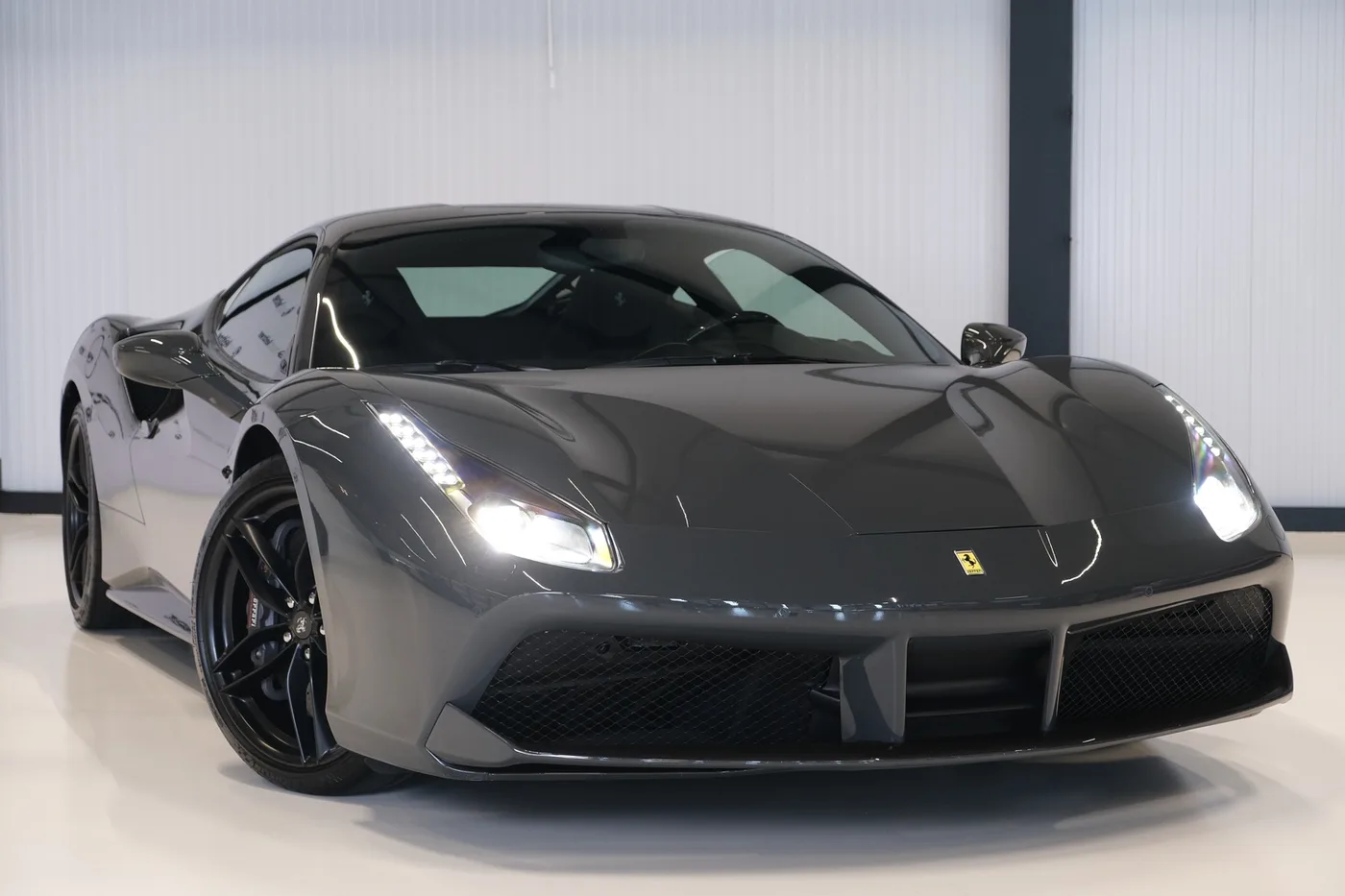 2017 Ferrari 488 GTB offered by a collector car dealer in Alkmaar, Netherlands, photo 11 of 15