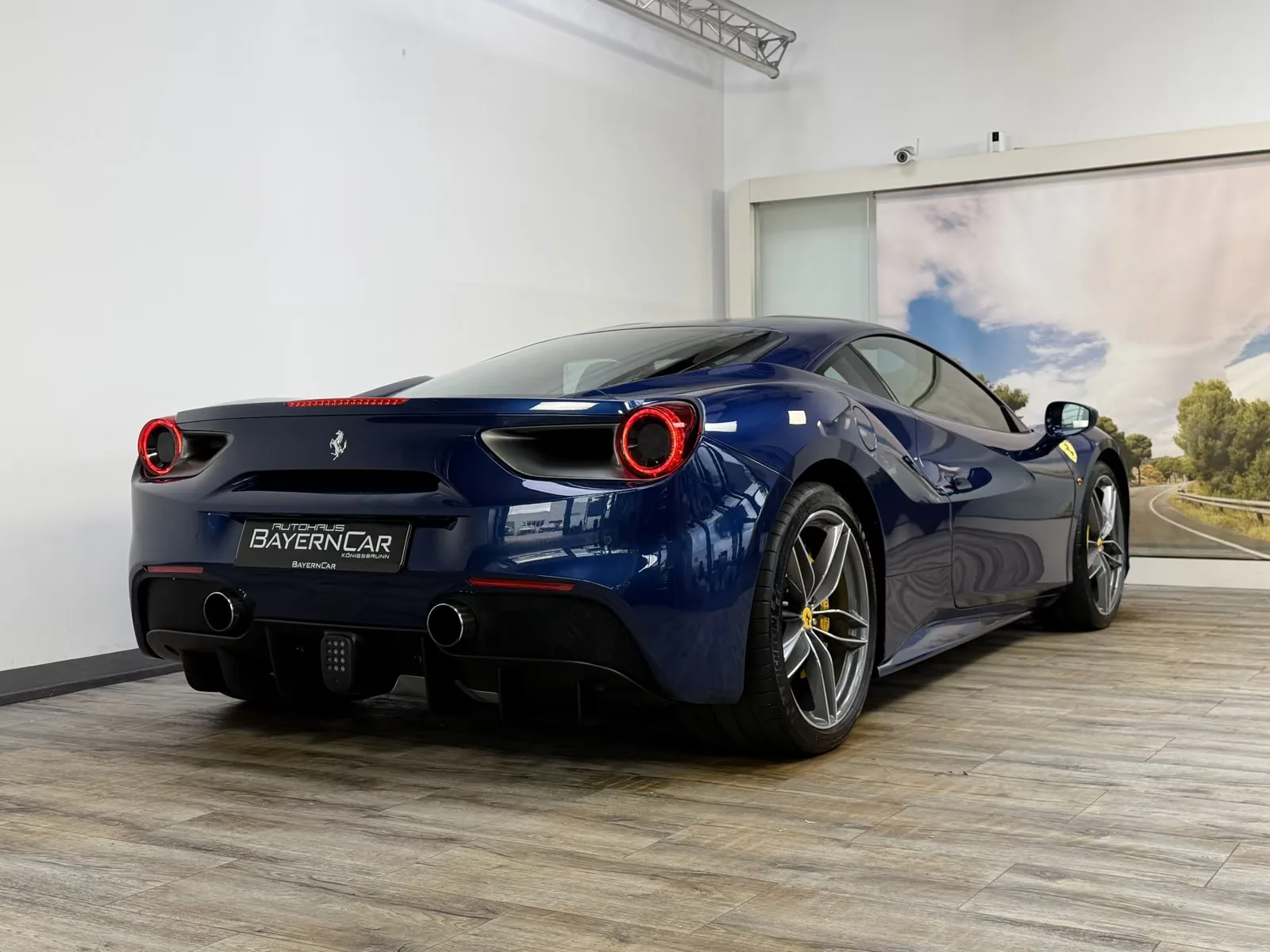 2017 Ferrari 488 GTB, 6/26