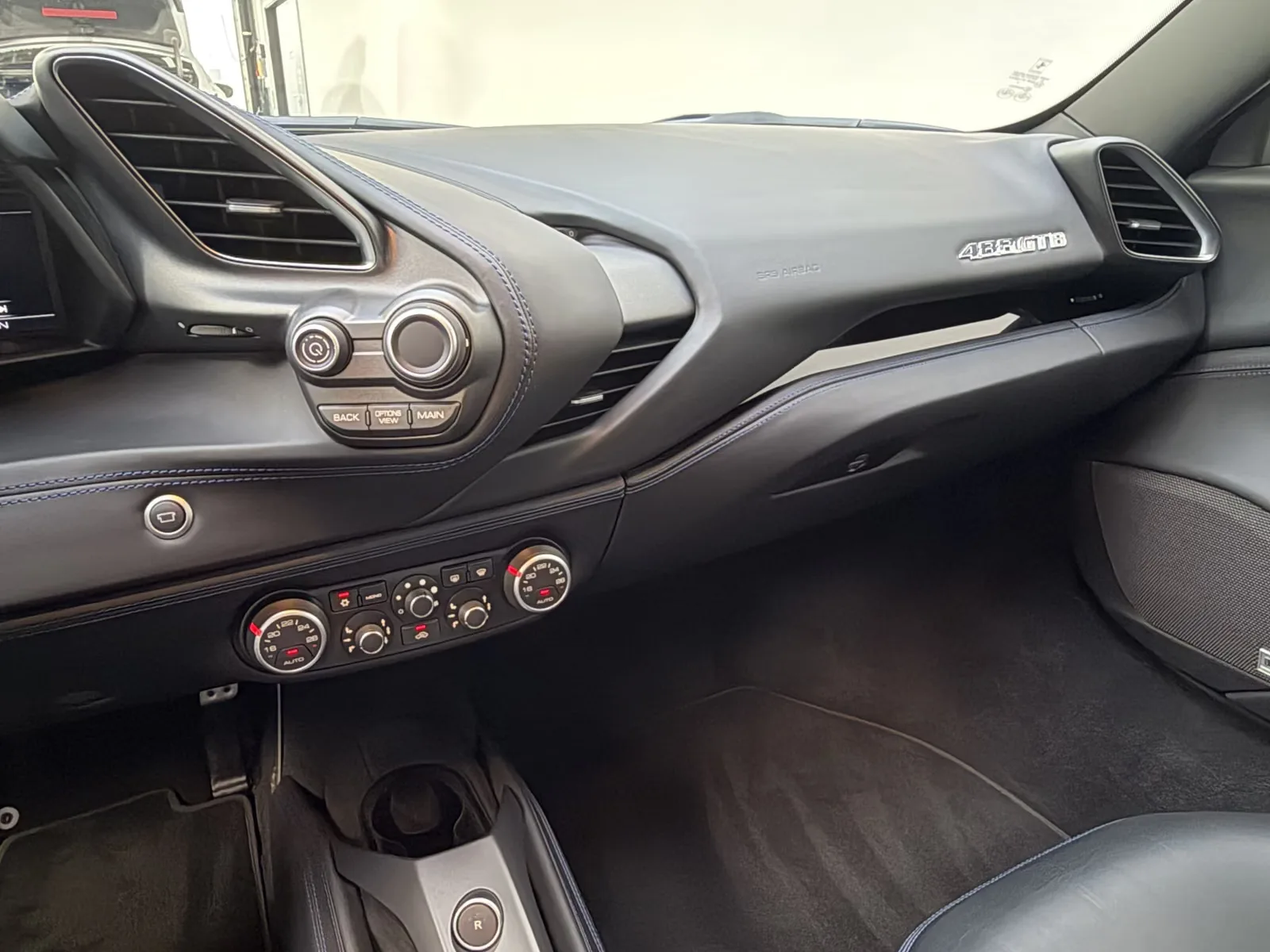 2017 Ferrari 488 GTB, 10/26