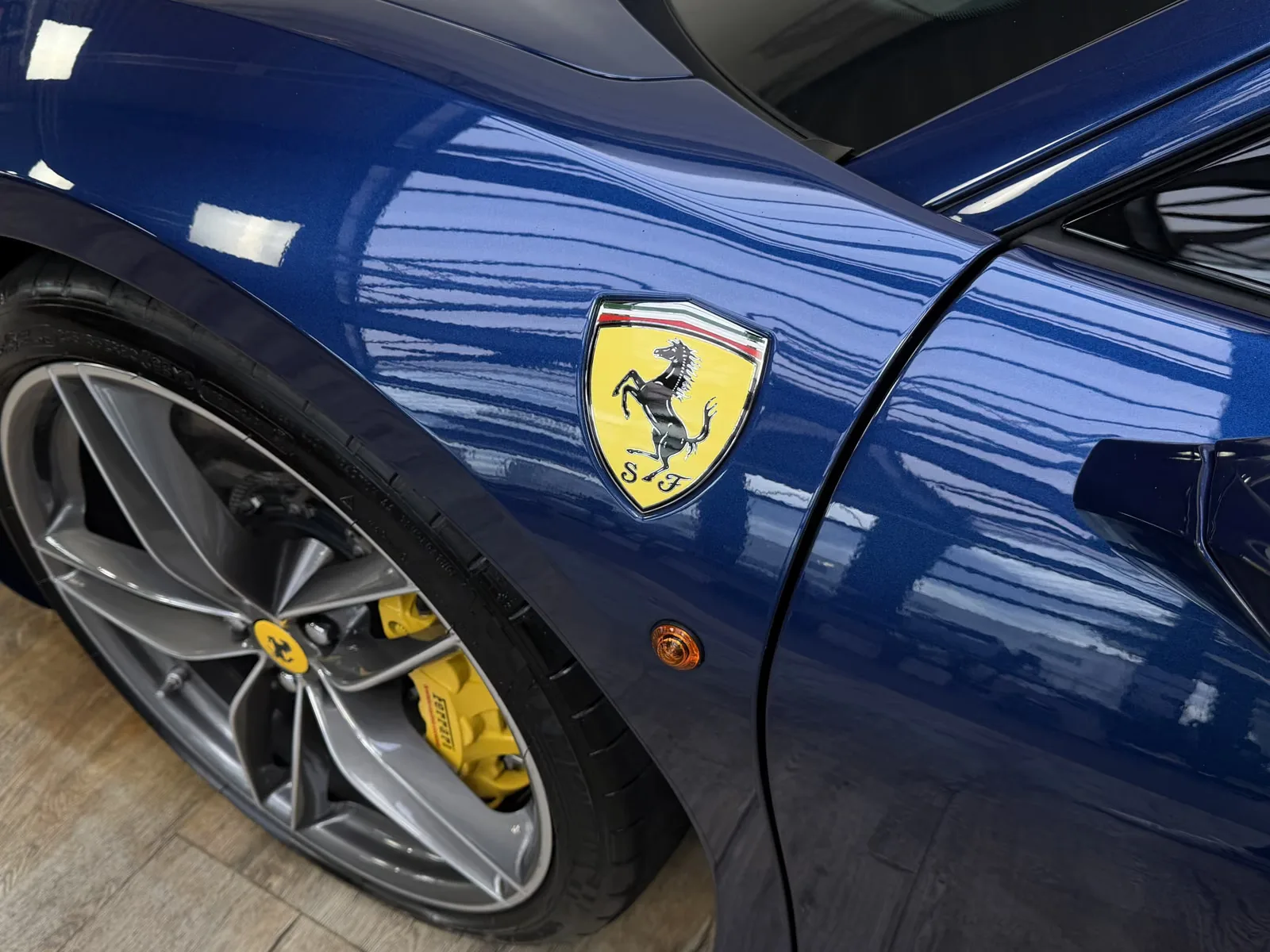2017 Ferrari 488 GTB, 24/26