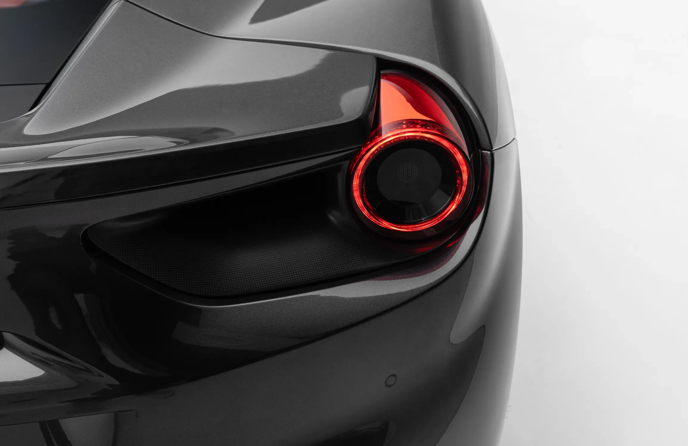 2017 Ferrari 488 GTB, 18/28