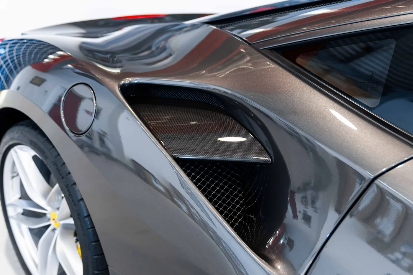 2017 Ferrari 488 GTB angeboten von einem Oldtimerspezialisten in London, Vereinigtes Königreich, Foto 10 von 22