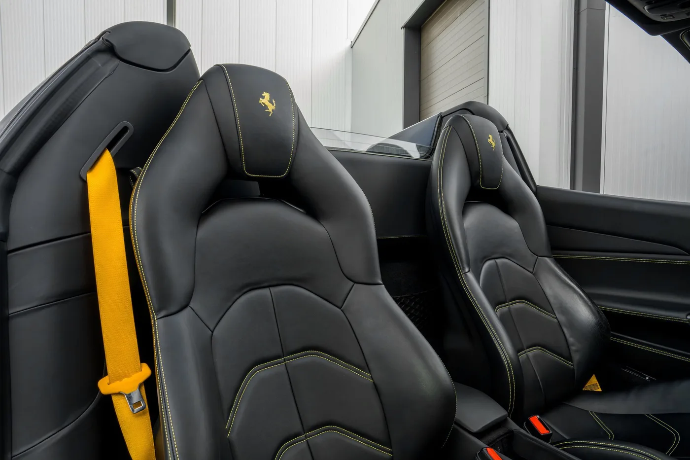 2017 Ferrari 488 Spider angeboten von einem Supersportwagenhändler in Woerden, Niederlande, Foto 4 von 25