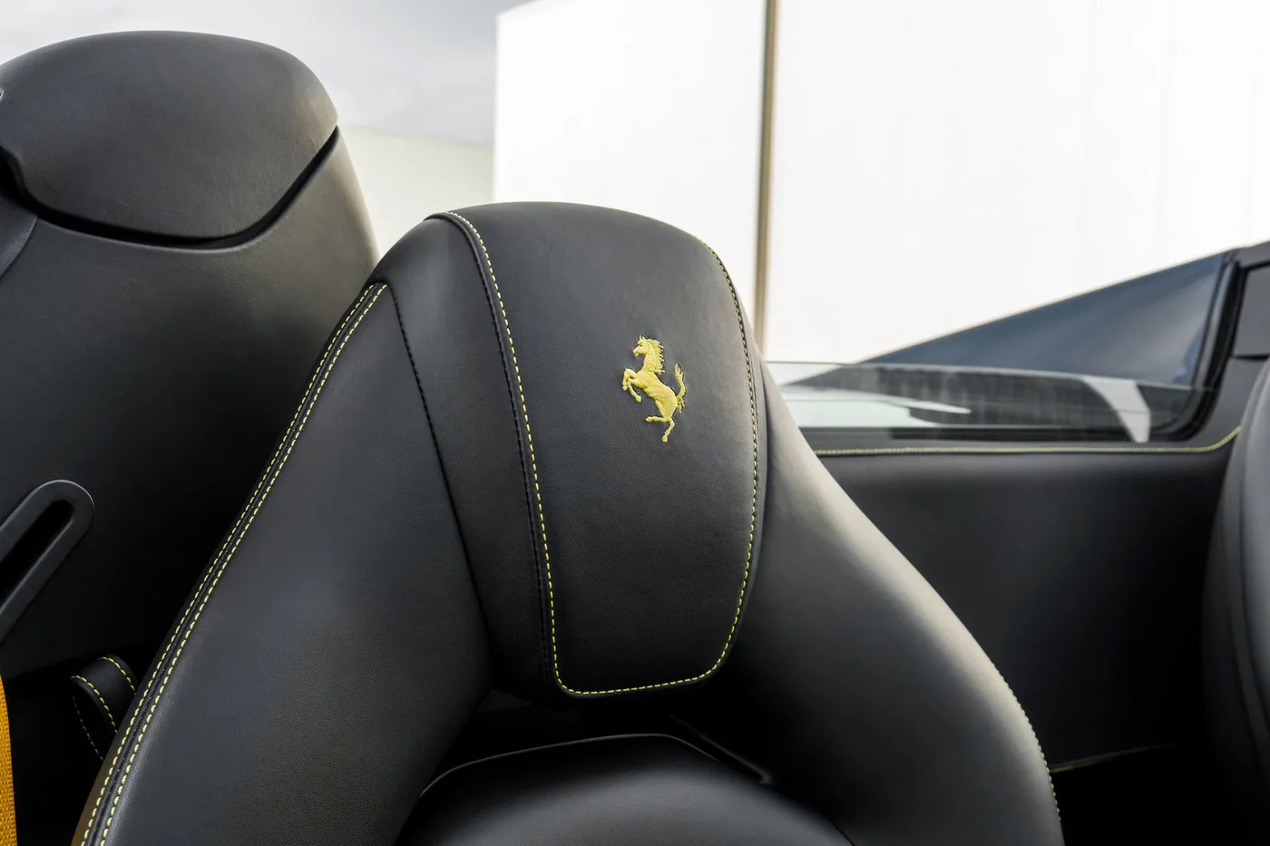 2017 Ferrari 488 Spider angeboten von einem Supersportwagenhändler in Woerden, Niederlande, Foto 14 von 25