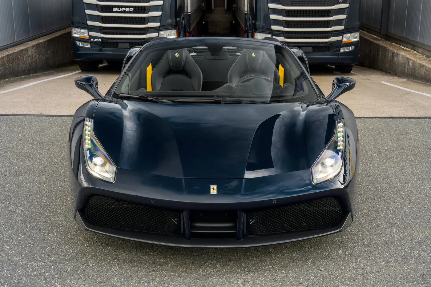 2017 Ferrari 488 Spider angeboten von einem Supersportwagenhändler in Woerden, Niederlande, Foto 20 von 25
