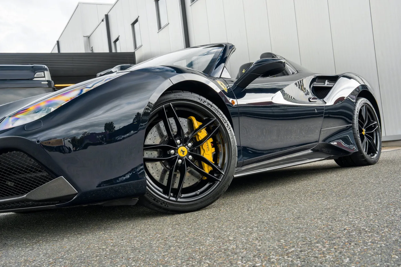 2017 Ferrari 488 Spider angeboten von einem Supersportwagenhändler in Woerden, Niederlande, Foto 24 von 25