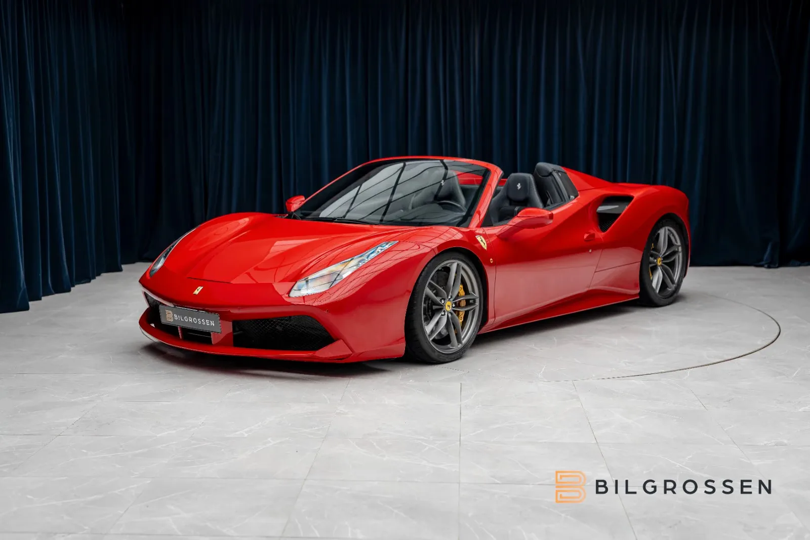 2017 Ferrari 488 Spider proposée par un concessionnaire spécialisé à Täby, Suède, photo principale