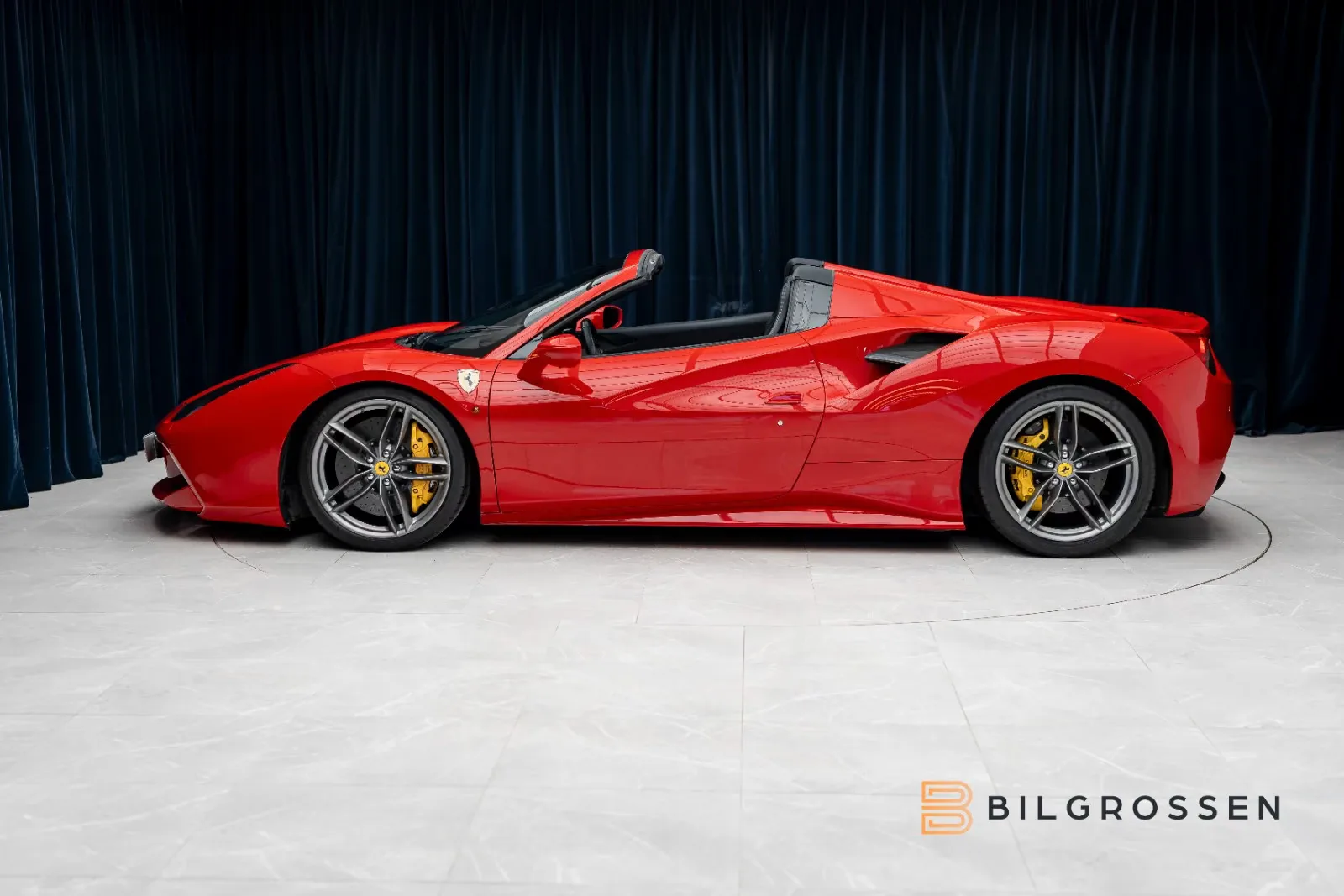 2017 Ferrari 488 Spider, 2/27