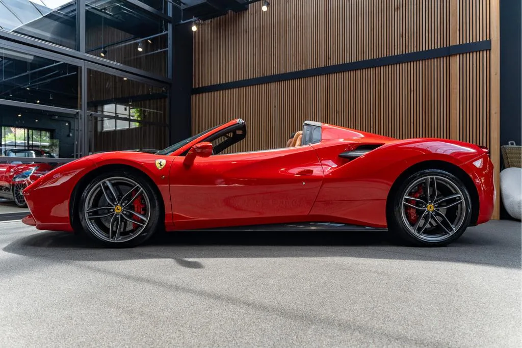 2017 Ferrari 488 Spider, 3/29