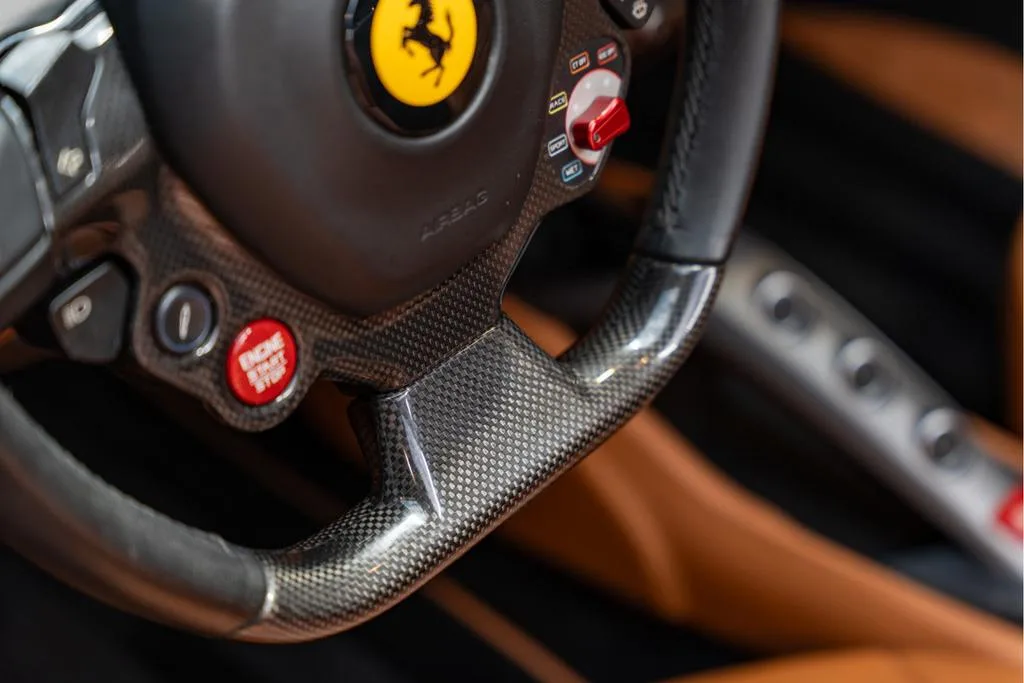 2017 Ferrari 488 Spider, 28/29