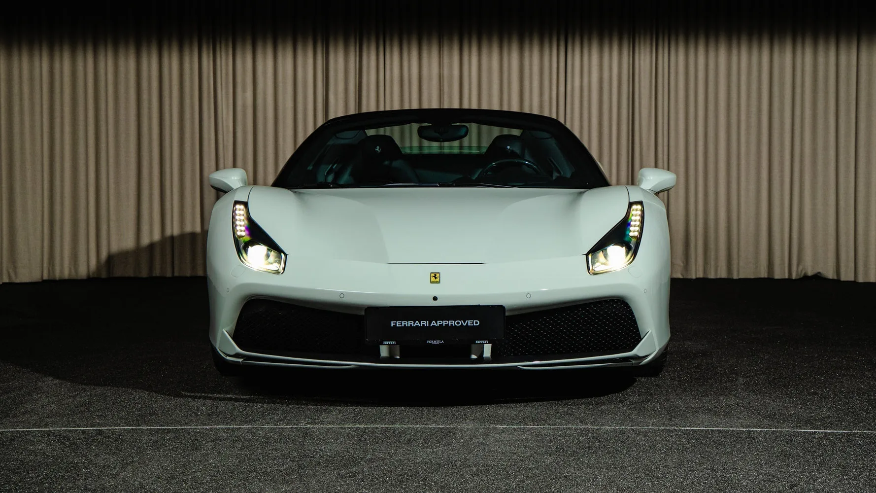 2017 Ferrari 488 Spider proposée par un concessionnaire spécialisé à Kongens Lyngby, Danemark, photo principale