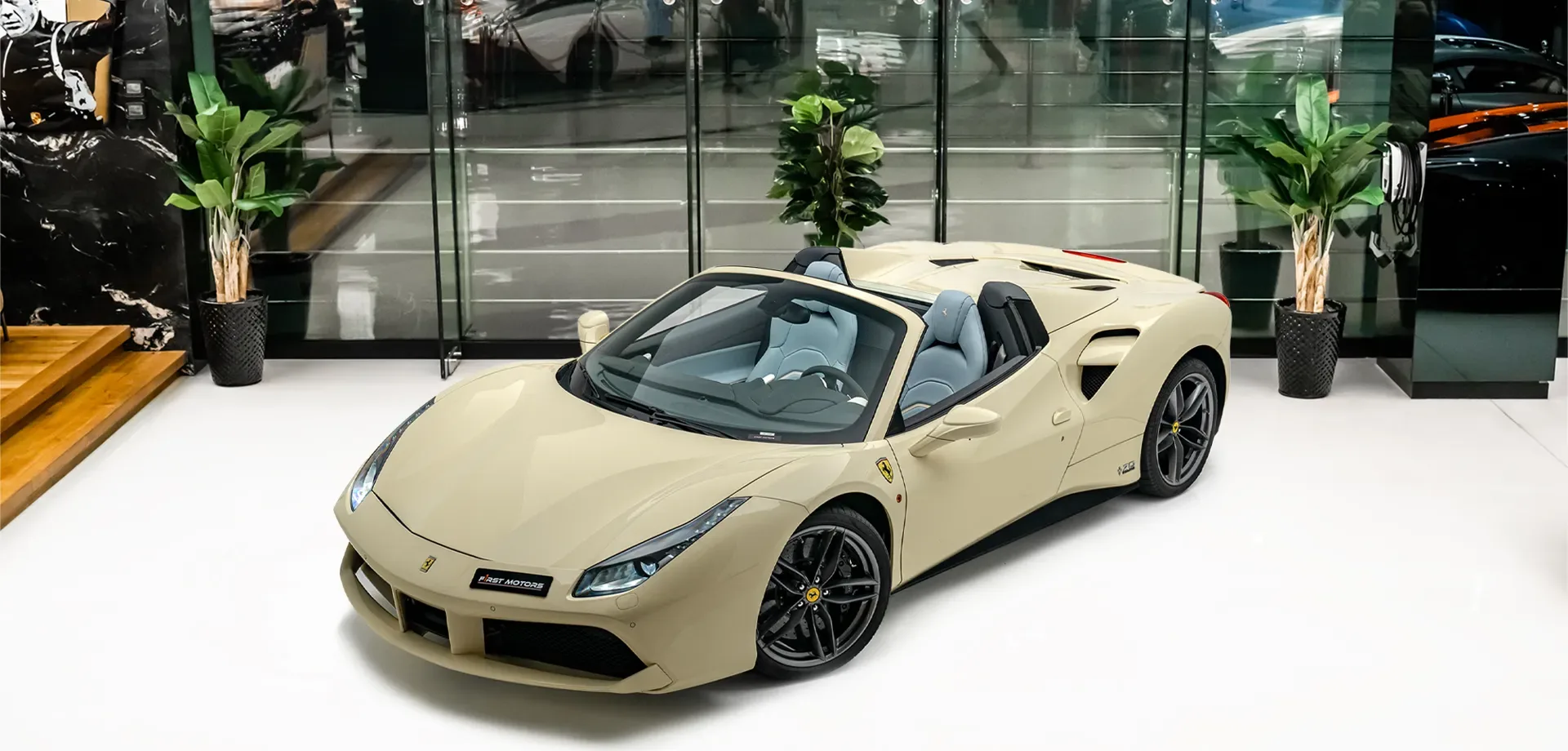 2017 Ferrari 488 Spider angeboten von einem Fachhändler in Dubai, Vereinigte Arabische Emirate, Hauptfoto