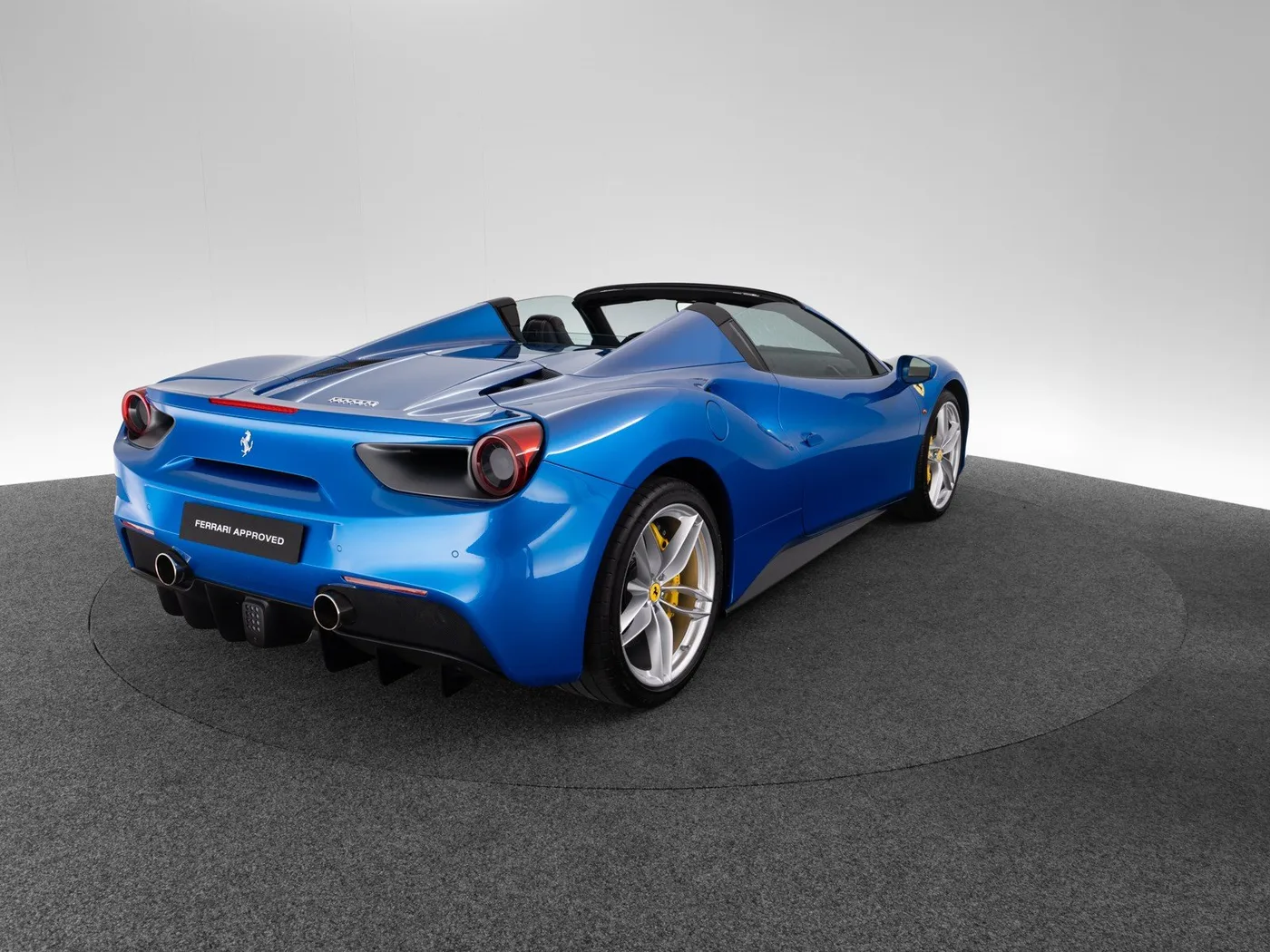 2017 Ferrari 488 Spider angeboten von einem Fachhändler in Singen, Deutschland, Foto 7 von 15
