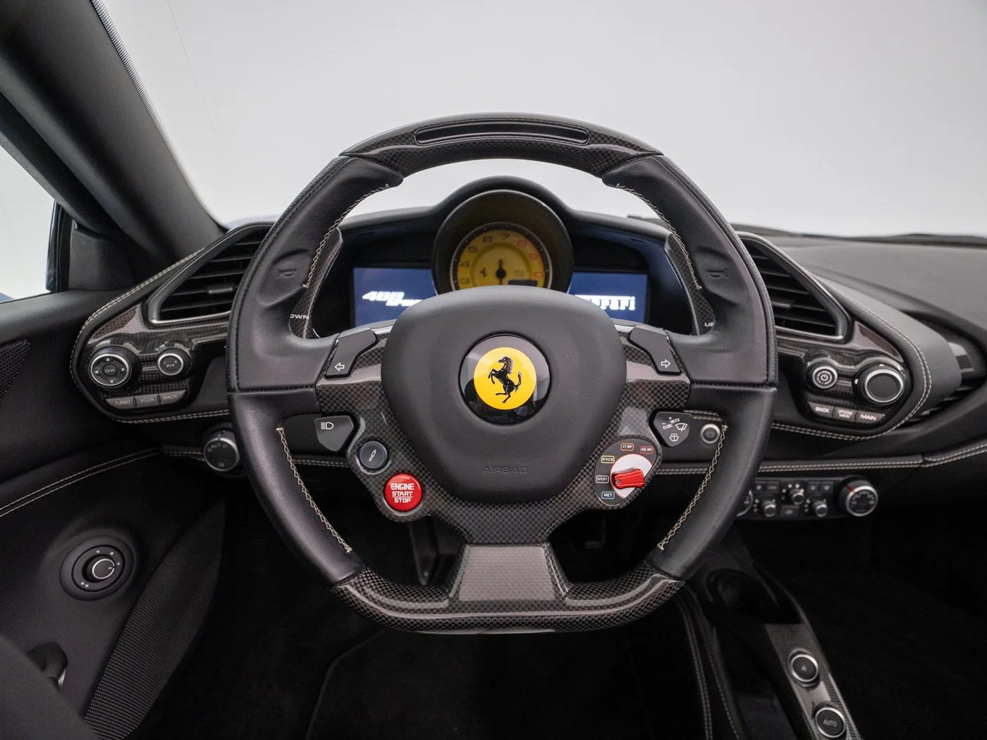 2017 Ferrari 488 Spider angeboten von einem Fachhändler in Singen, Deutschland, Foto 14 von 15