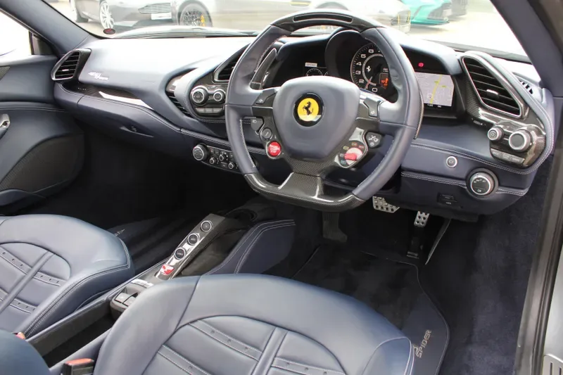 2017 Ferrari 488 Spider, 18/29