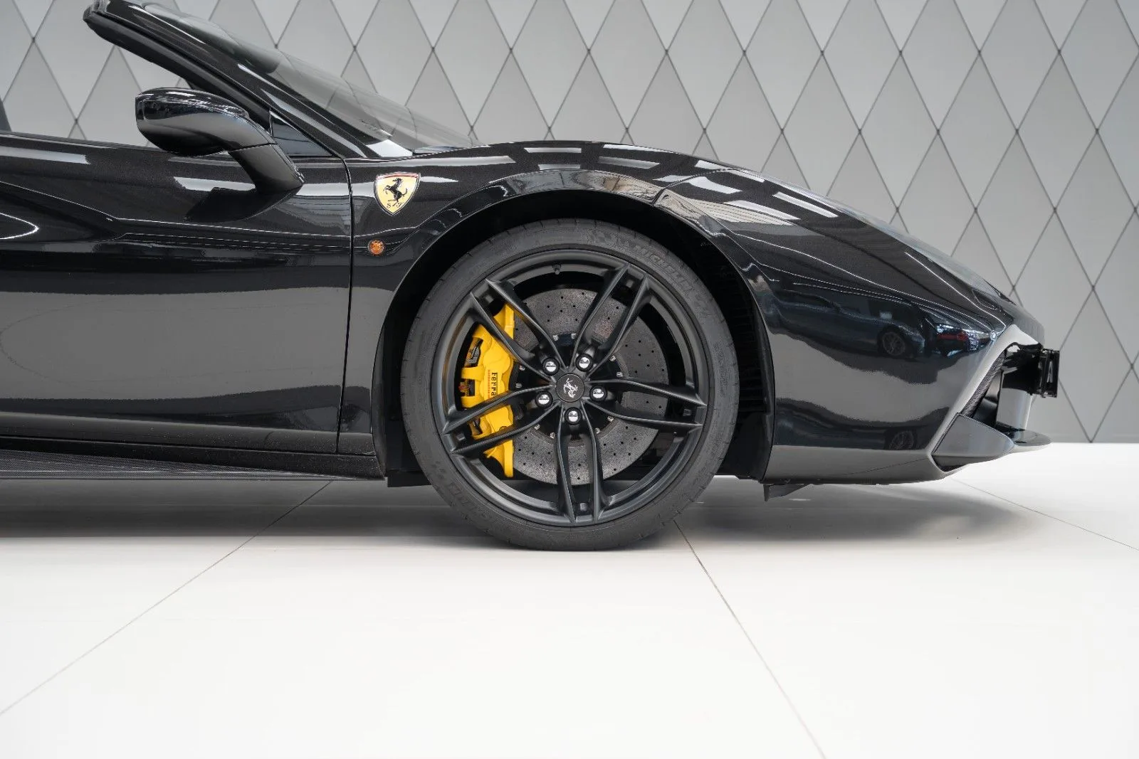 2017 Ferrari 488 Spider, 7/27